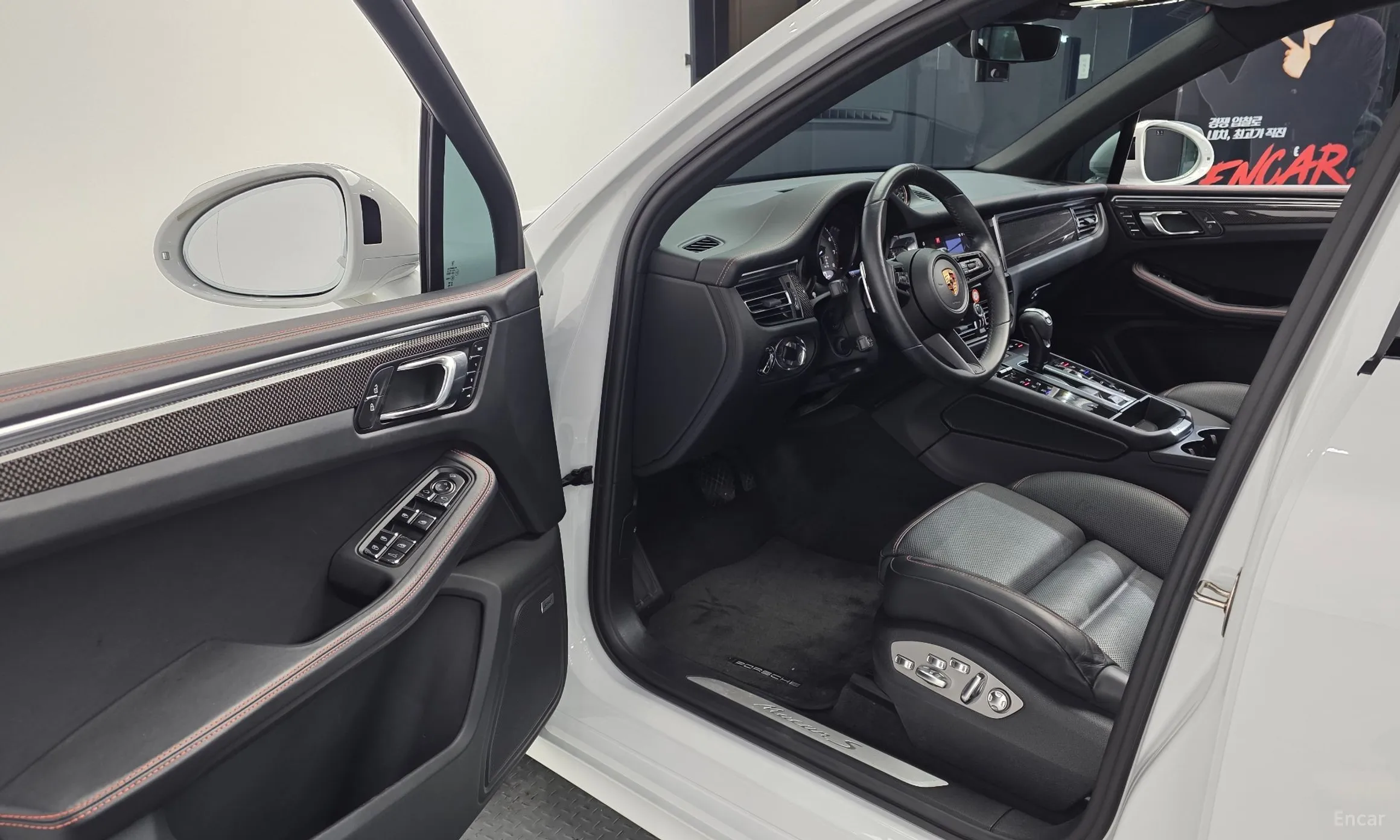 Porsche Macan превью 10