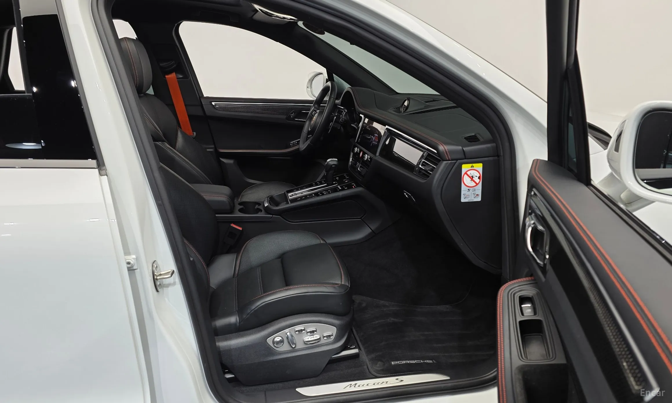 Porsche Macan превью 11