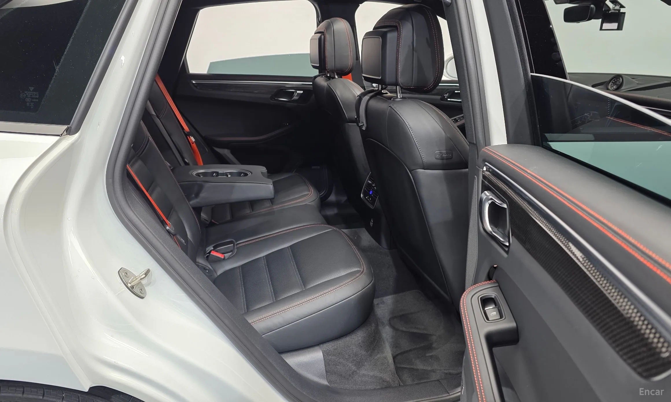 Porsche Macan превью 12