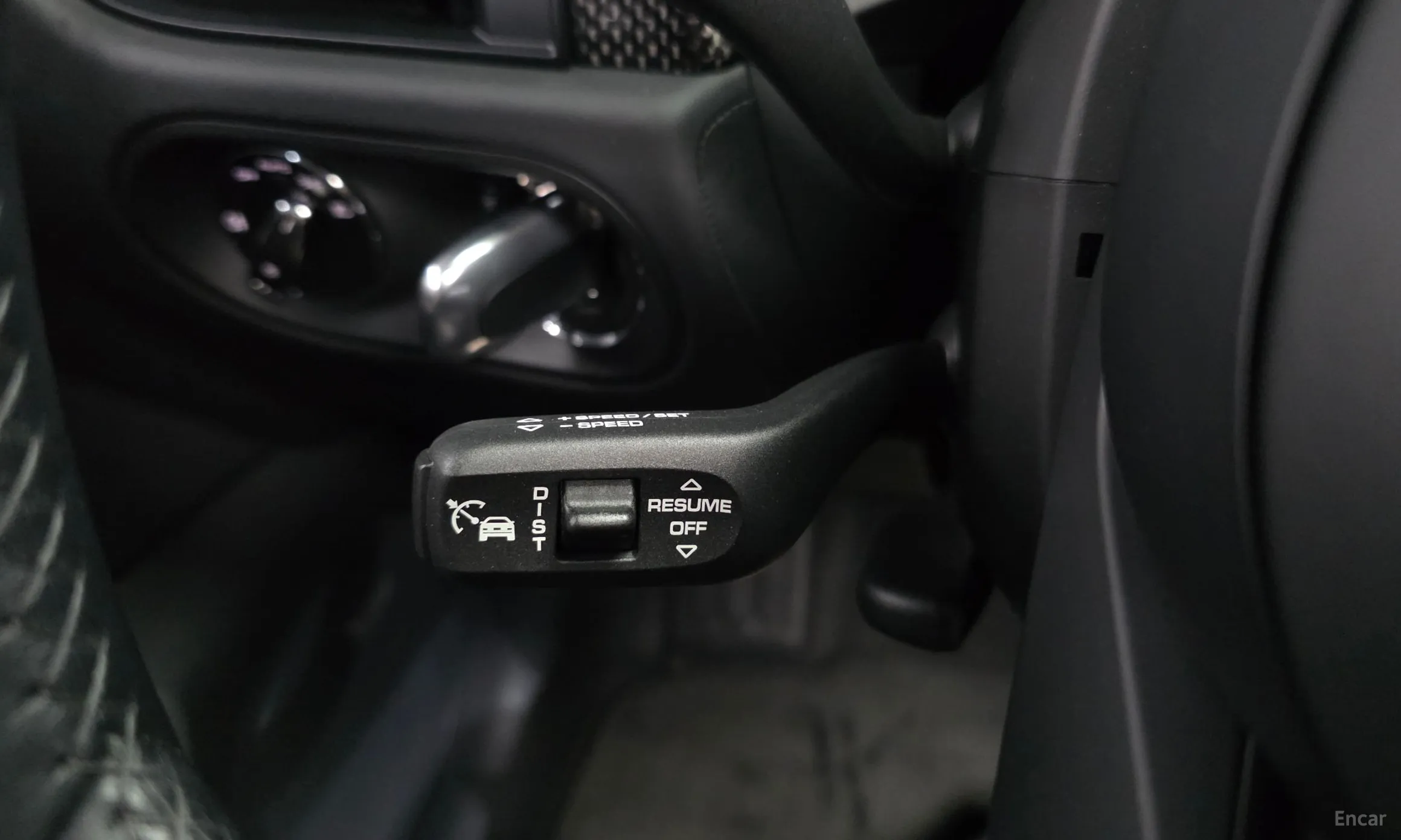 Porsche Macan превью 17
