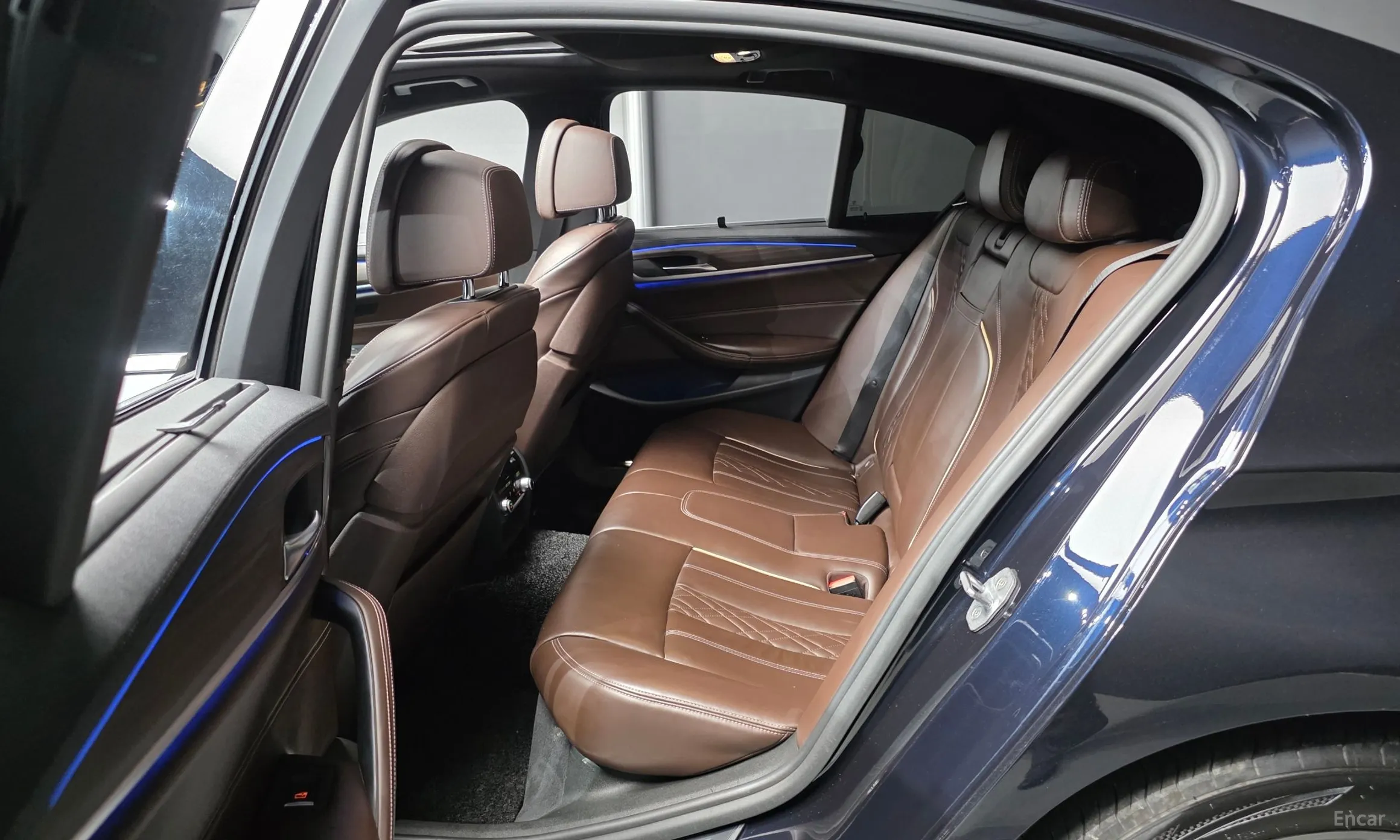 BMW 5 Series (G30) превью 12