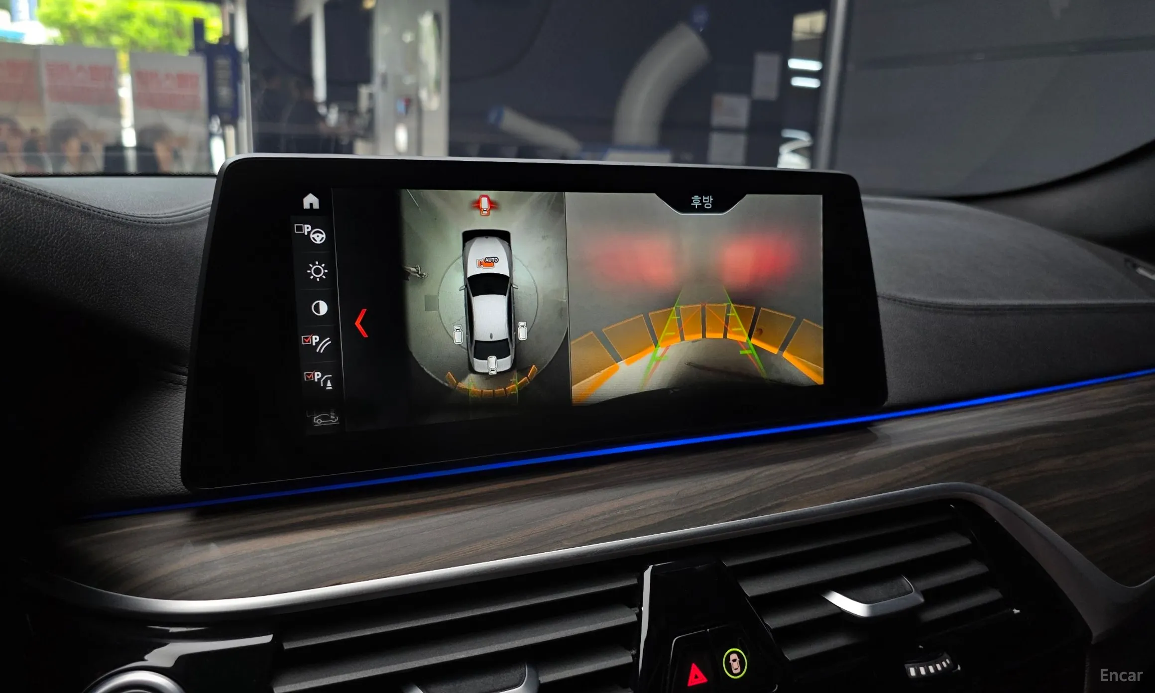 BMW 5 Series (G30) превью 15