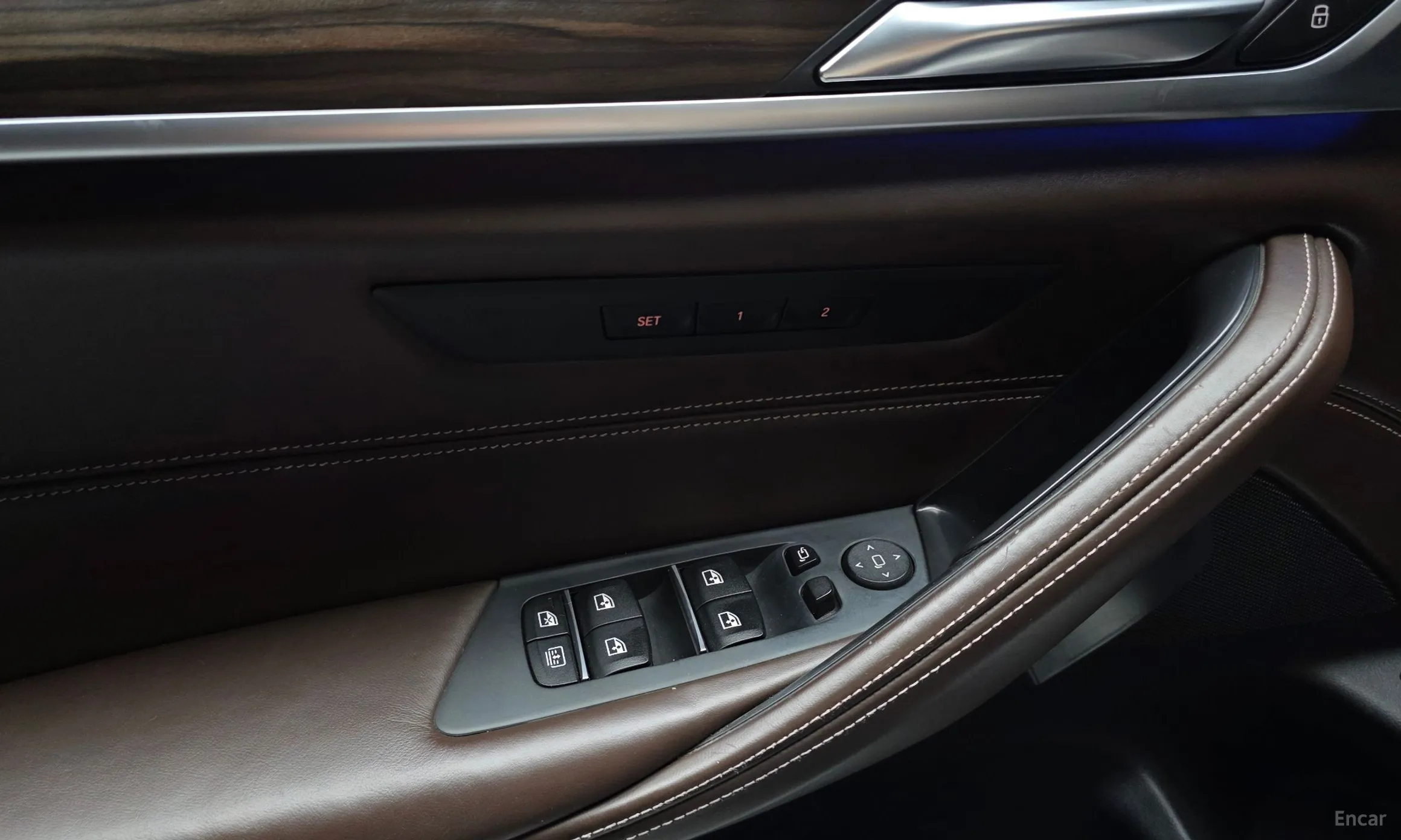 BMW 5 Series (G30) превью 19