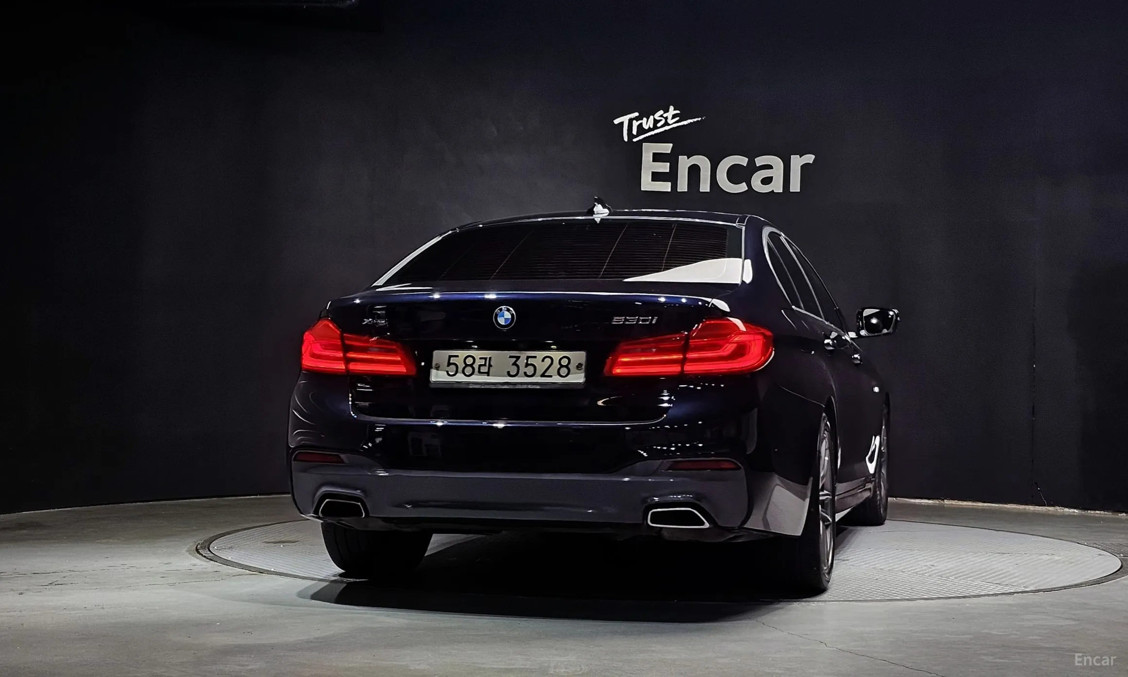 BMW 5 Series (G30) превью 4
