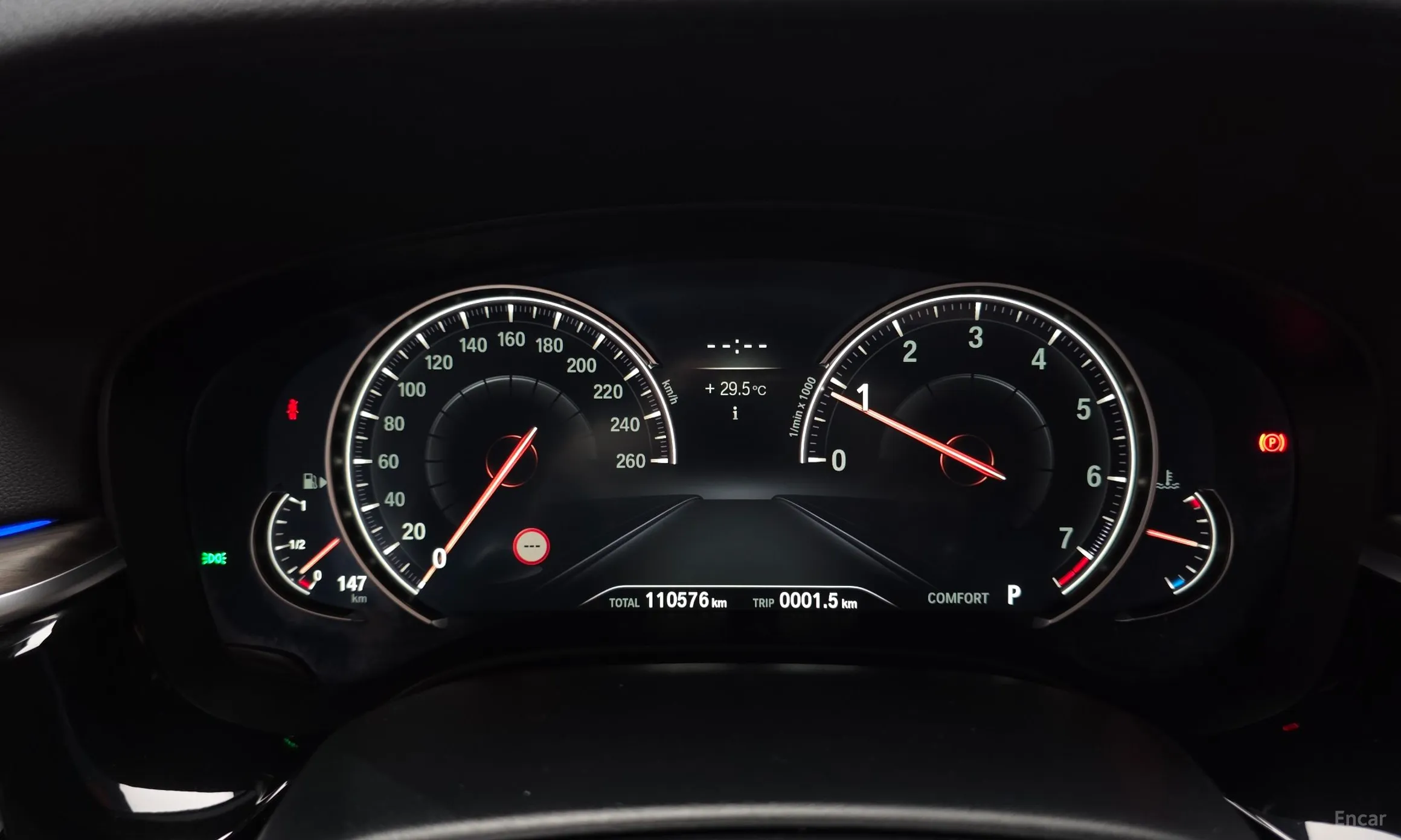 BMW 5 Series (G30) превью 8