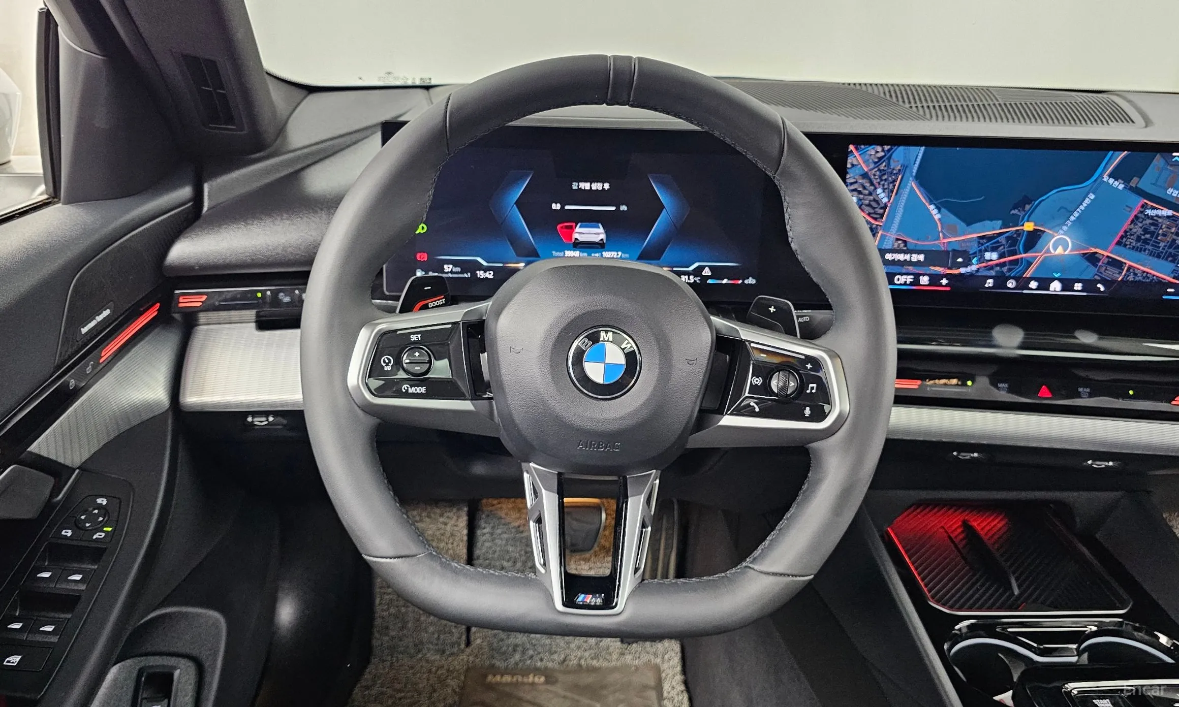 BMW 5 Series (G60) превью 13