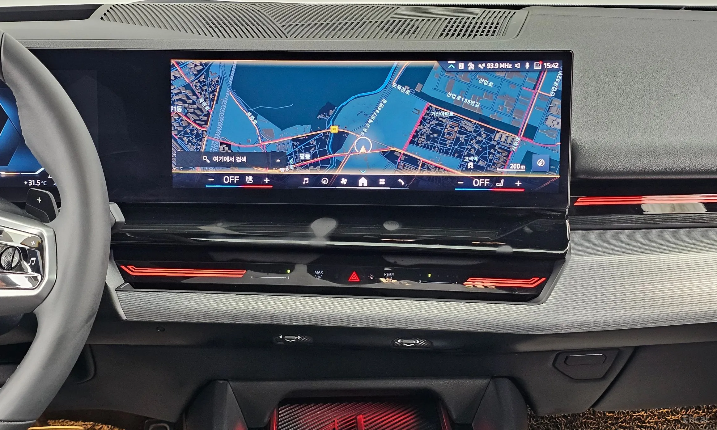 BMW 5 Series (G60) превью 14