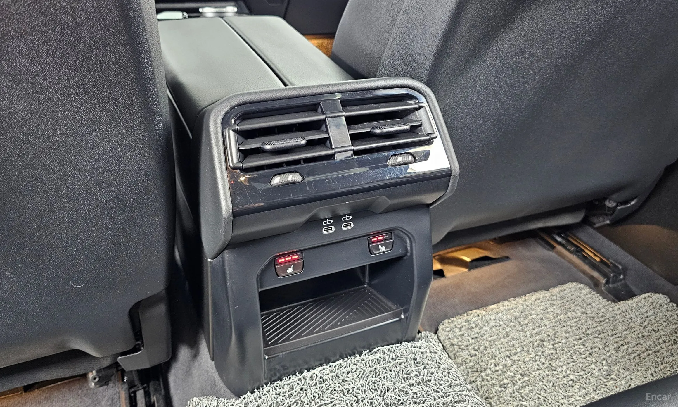 BMW 5 Series (G60) превью 19