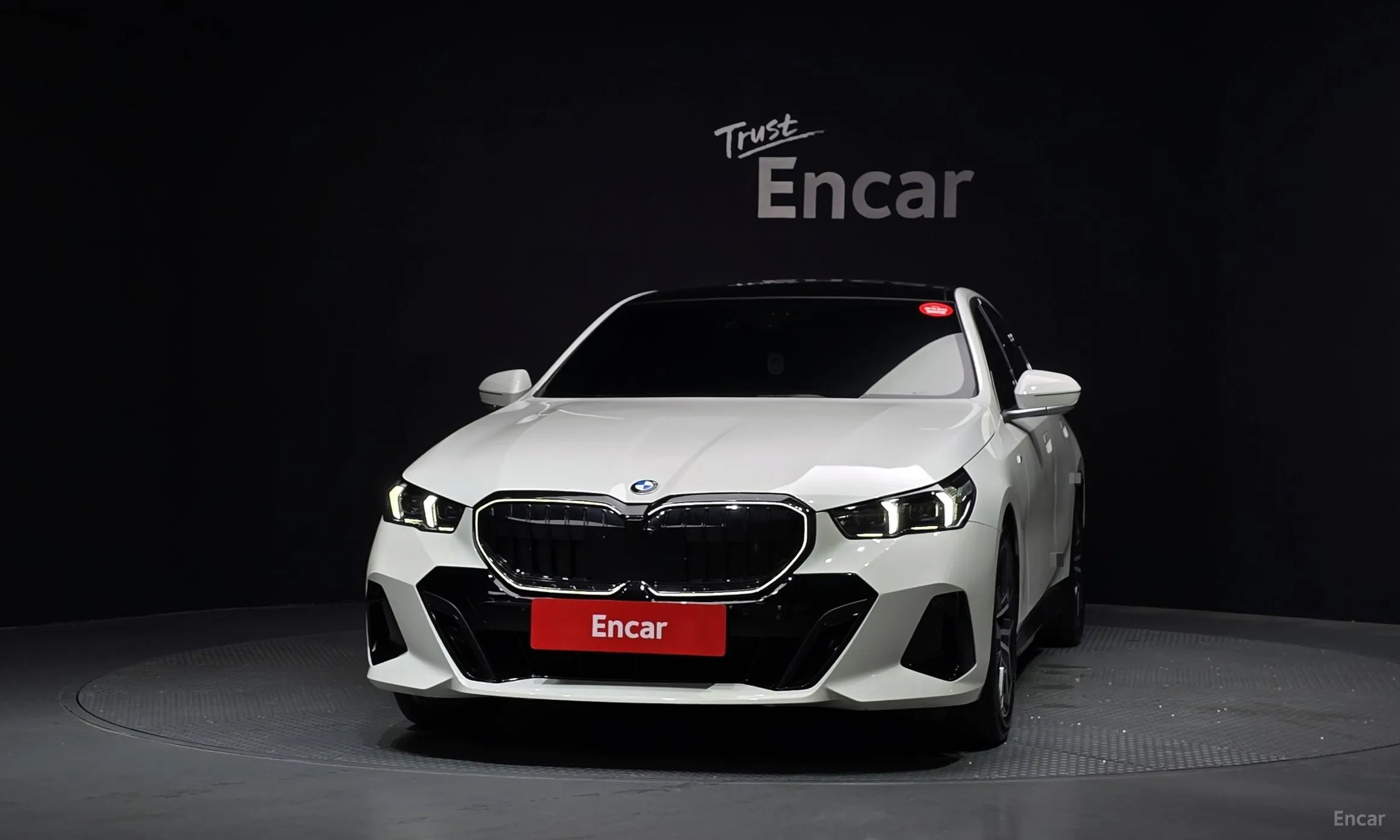 BMW 5 Series (G60) превью 3