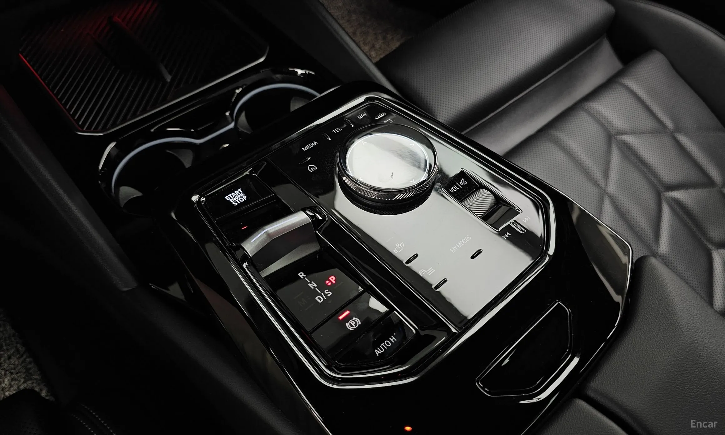 BMW 5 Series (G60) превью 9