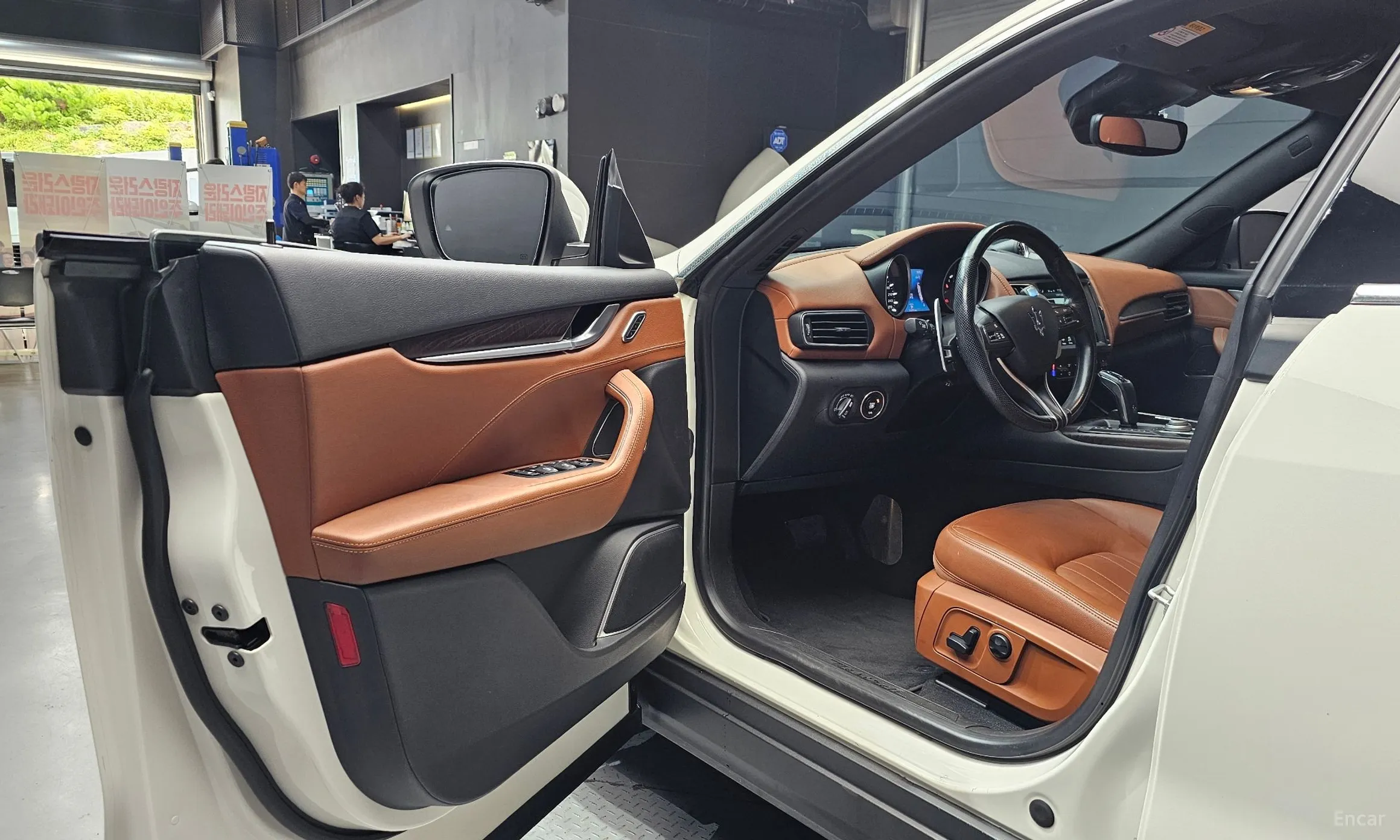Maserati Levante превью 10