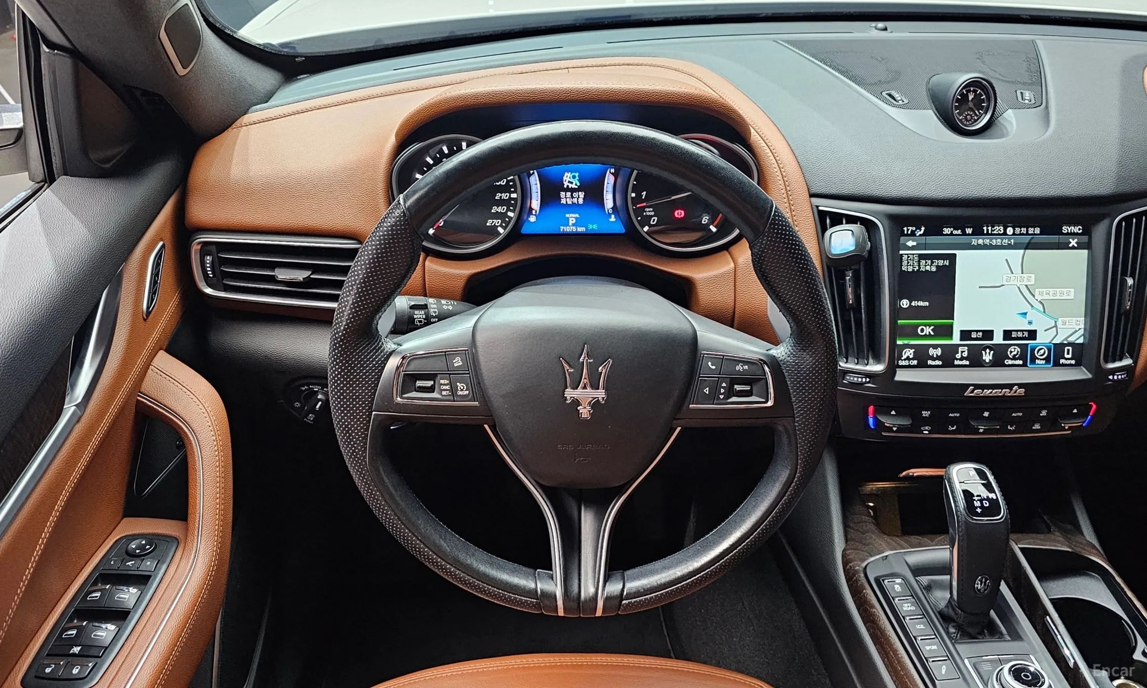 Maserati Levante превью 13