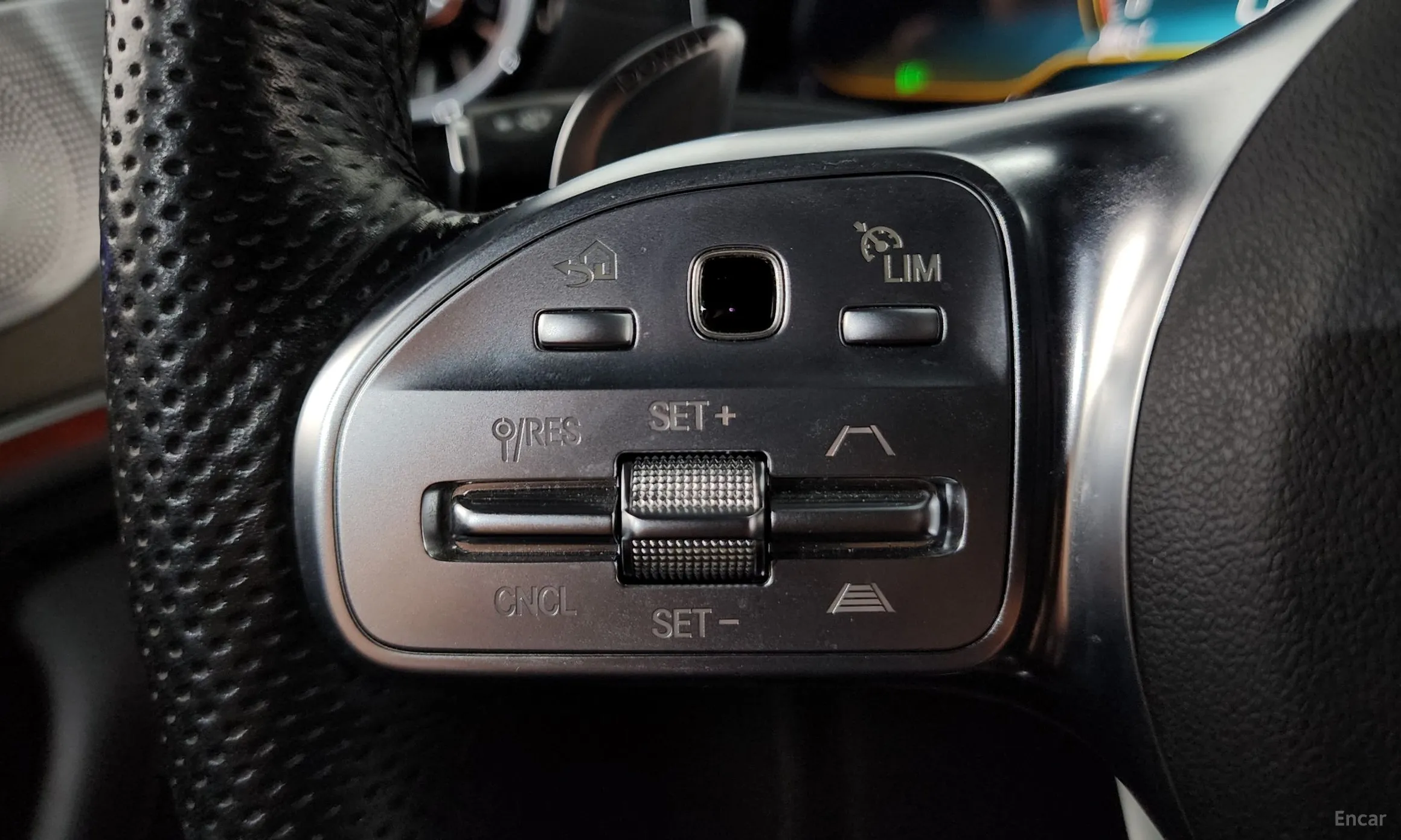 Mercedes Benz AMG GT превью 15