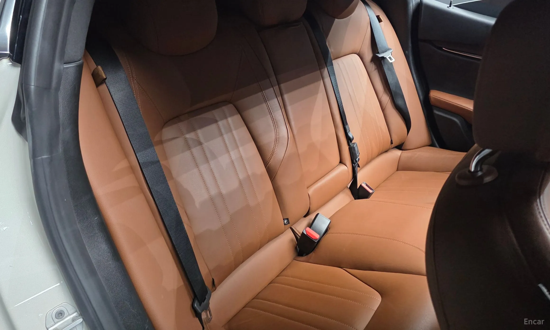 Maserati Ghibli превью 11