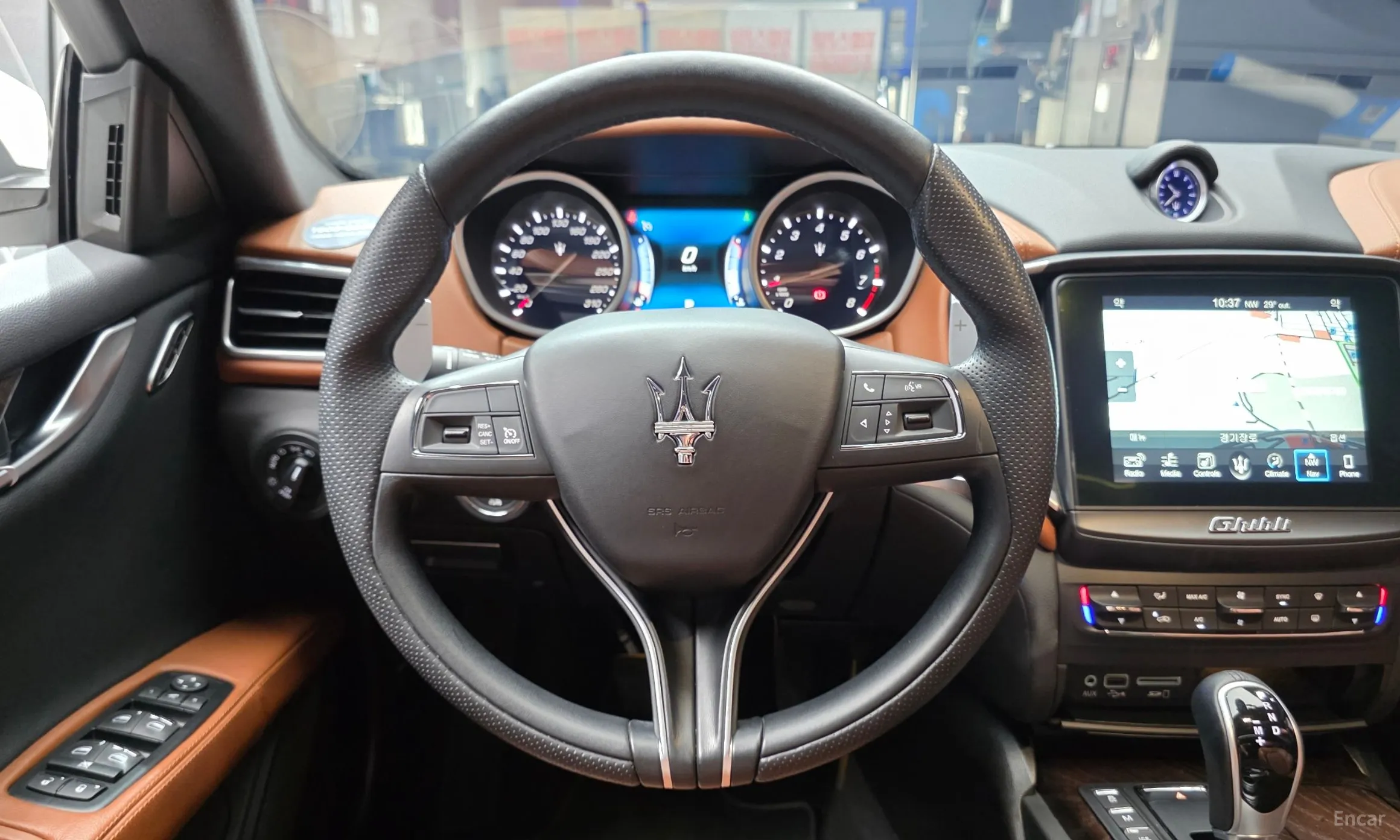 Maserati Ghibli превью 13