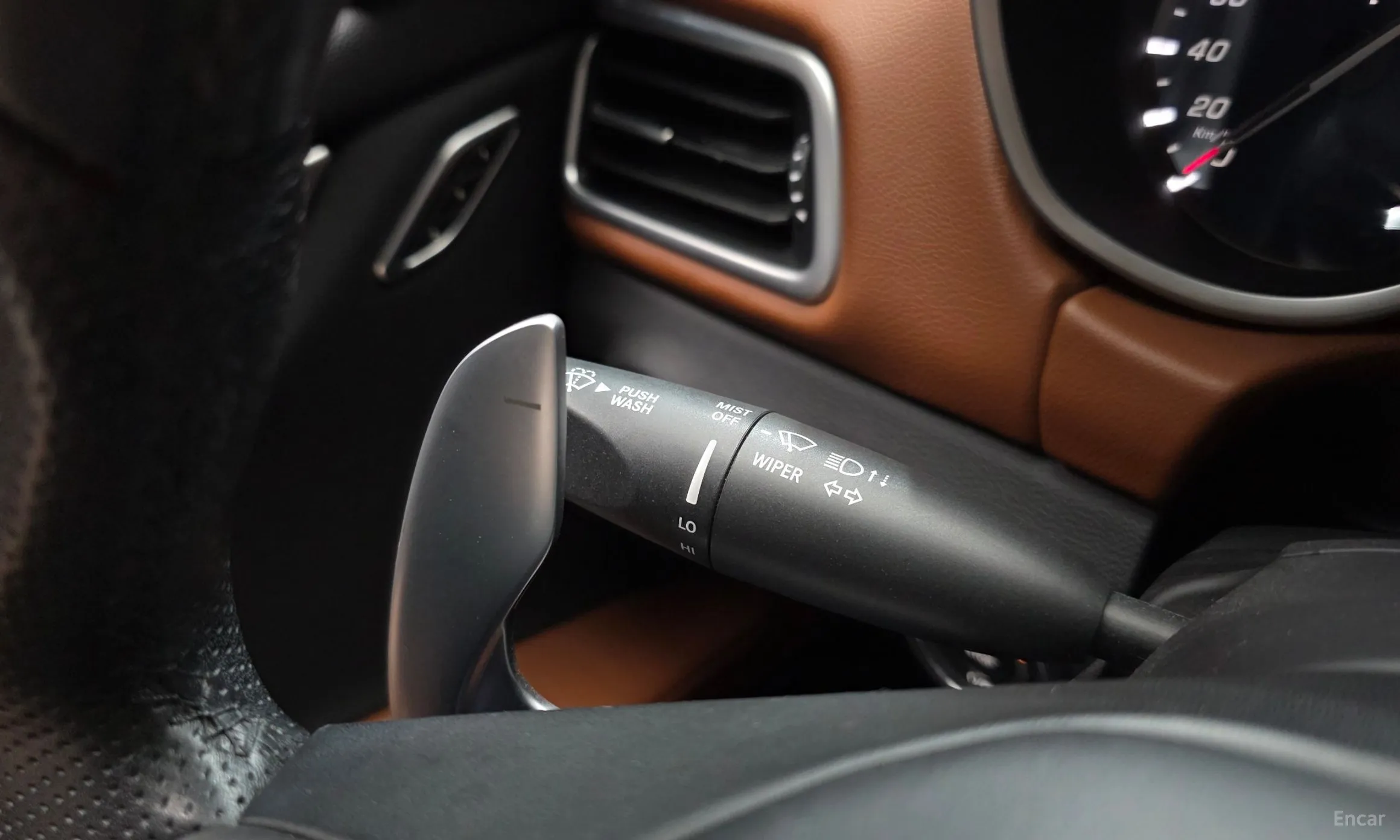 Maserati Ghibli превью 19