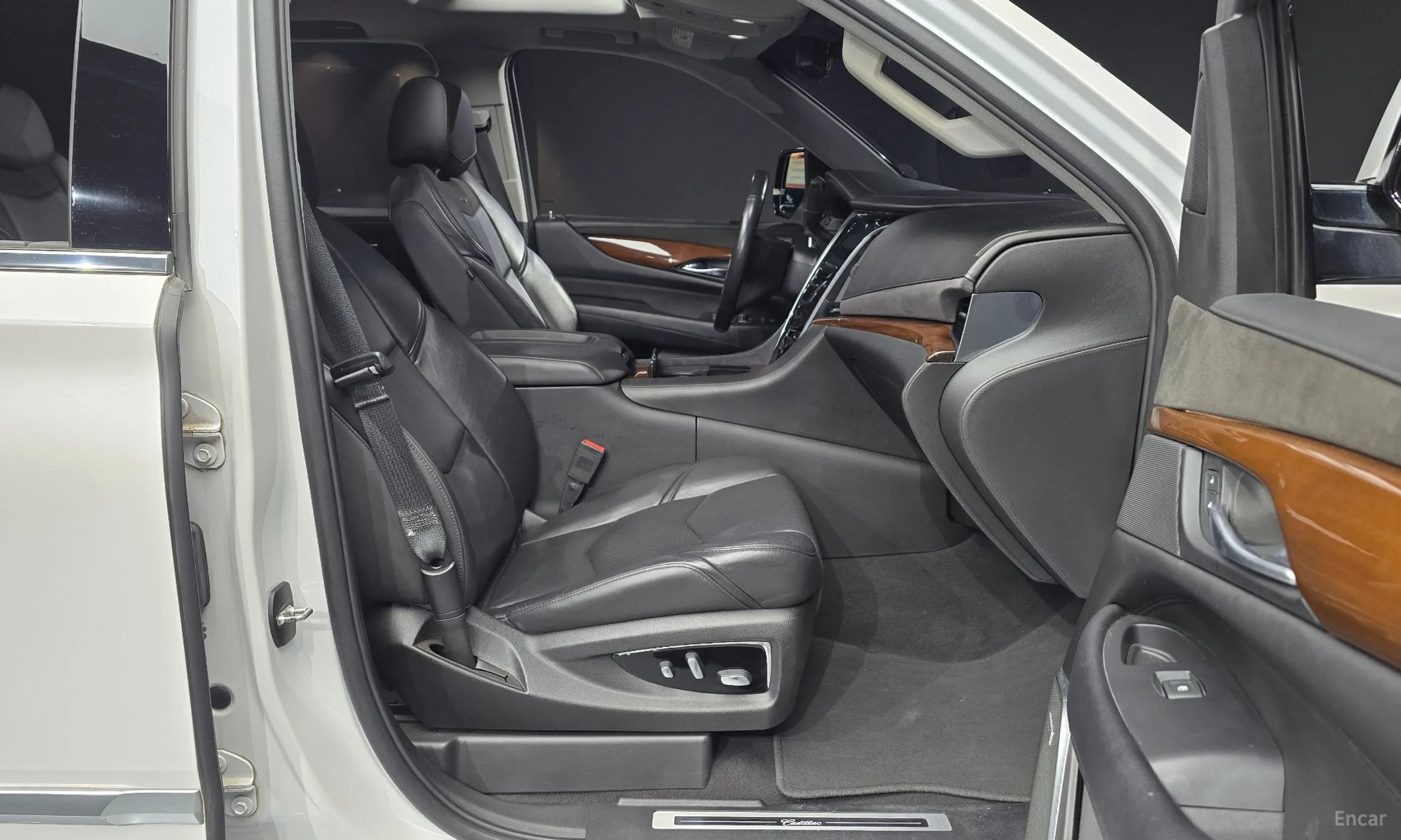Cadillac Escalade превью 11