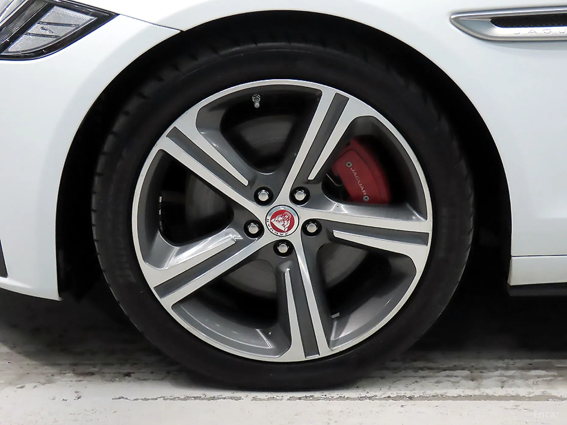 Jaguar XF (x260) превью 20