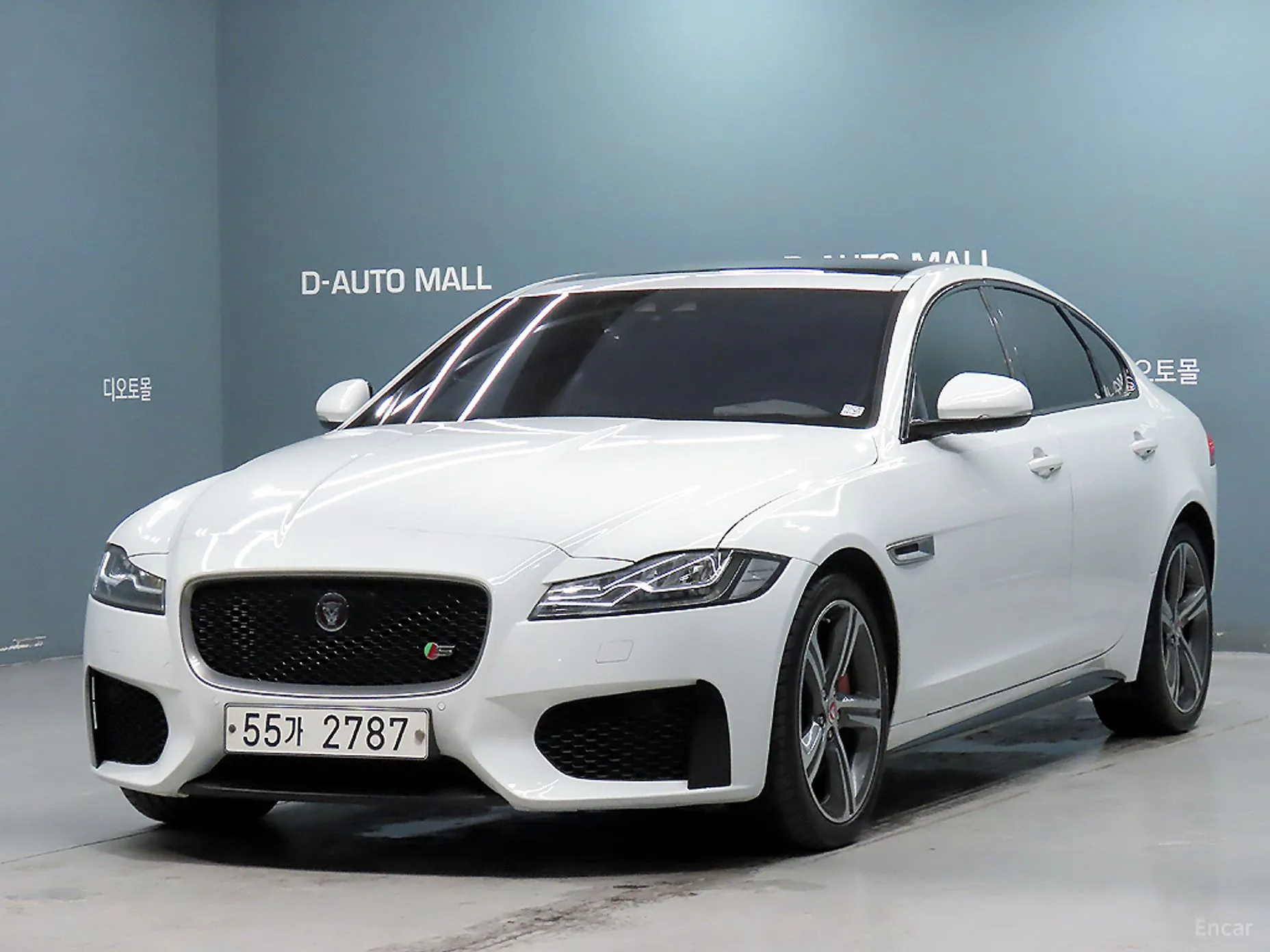 Jaguar XF (x260) превью 4