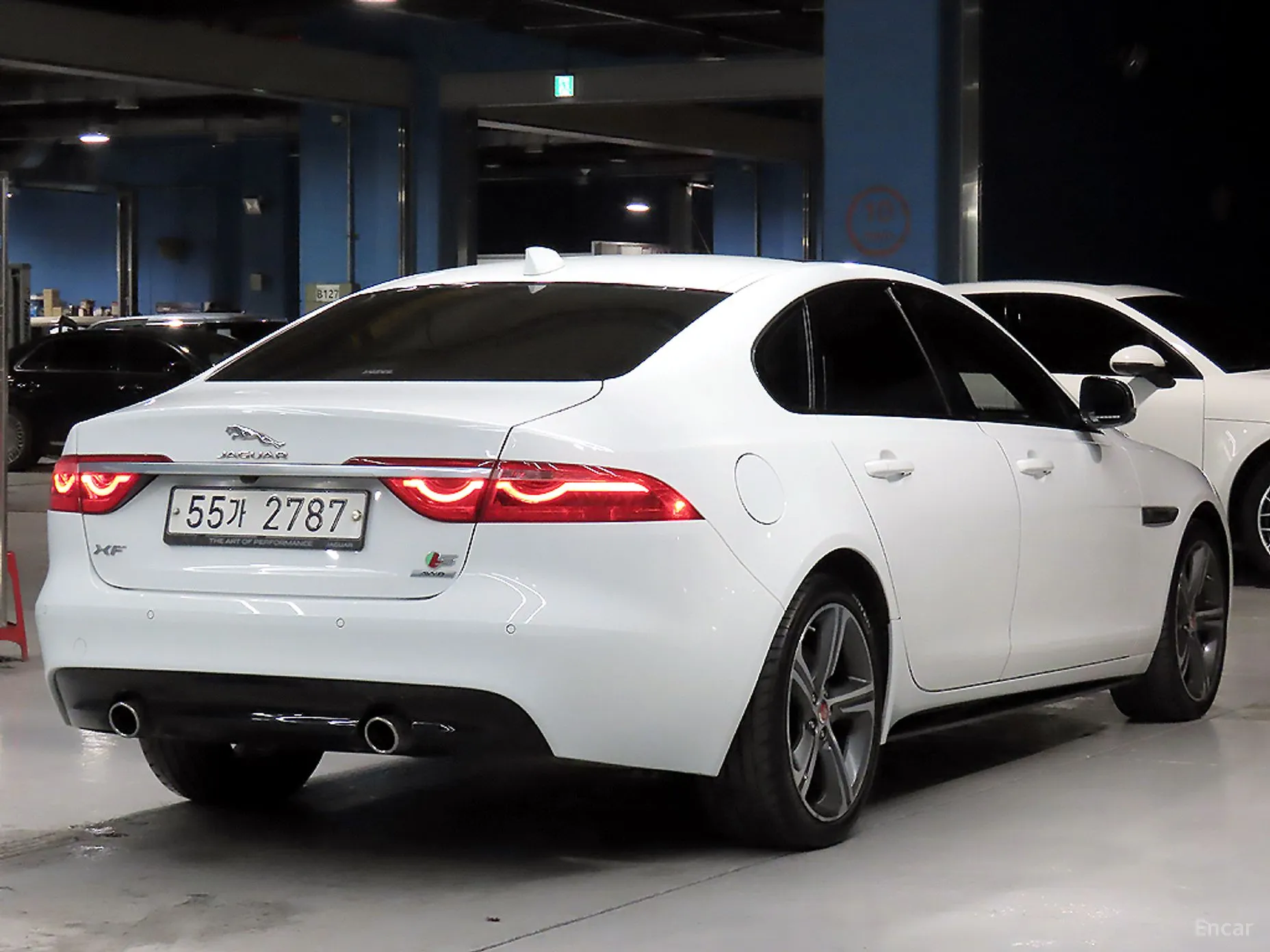 Jaguar XF (x260) превью 6