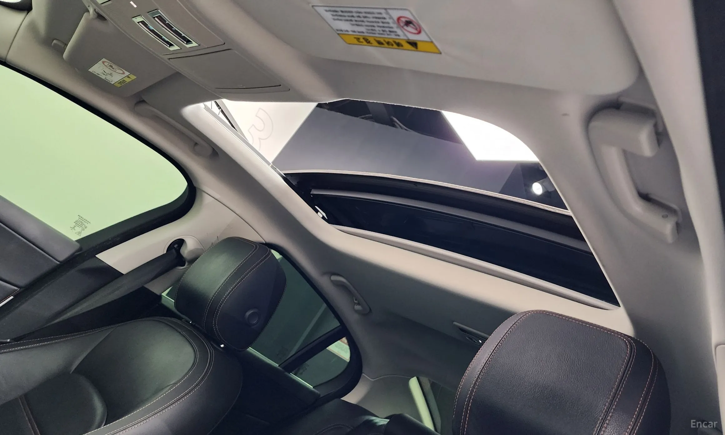Jaguar XE превью 20