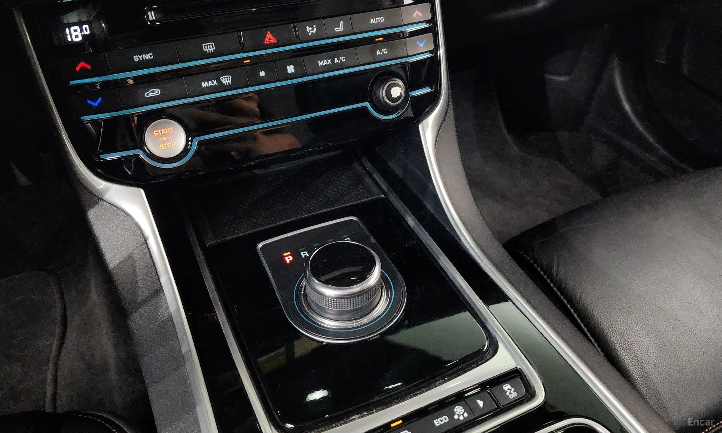 Jaguar XE превью 9