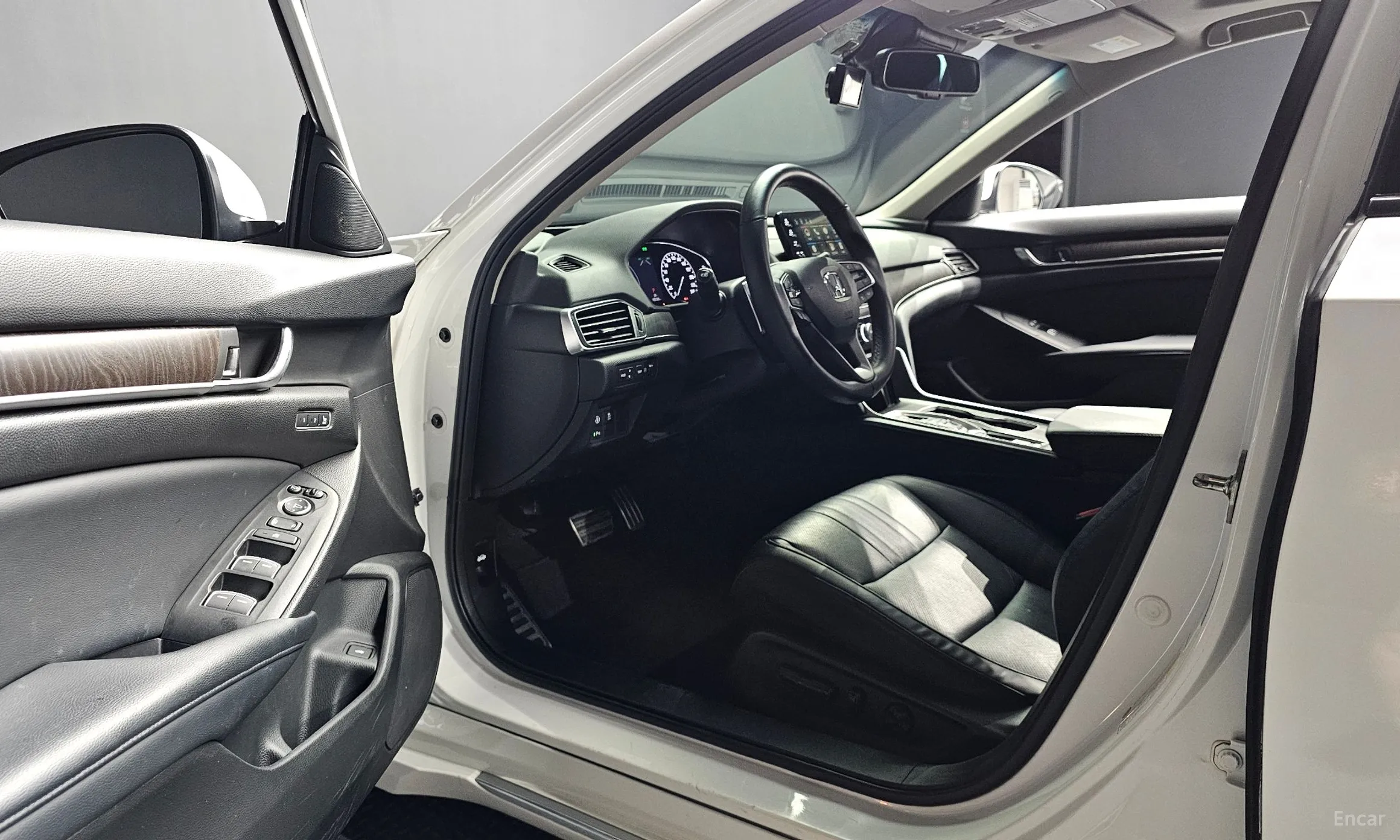 Honda Accord 10th Generation превью 10