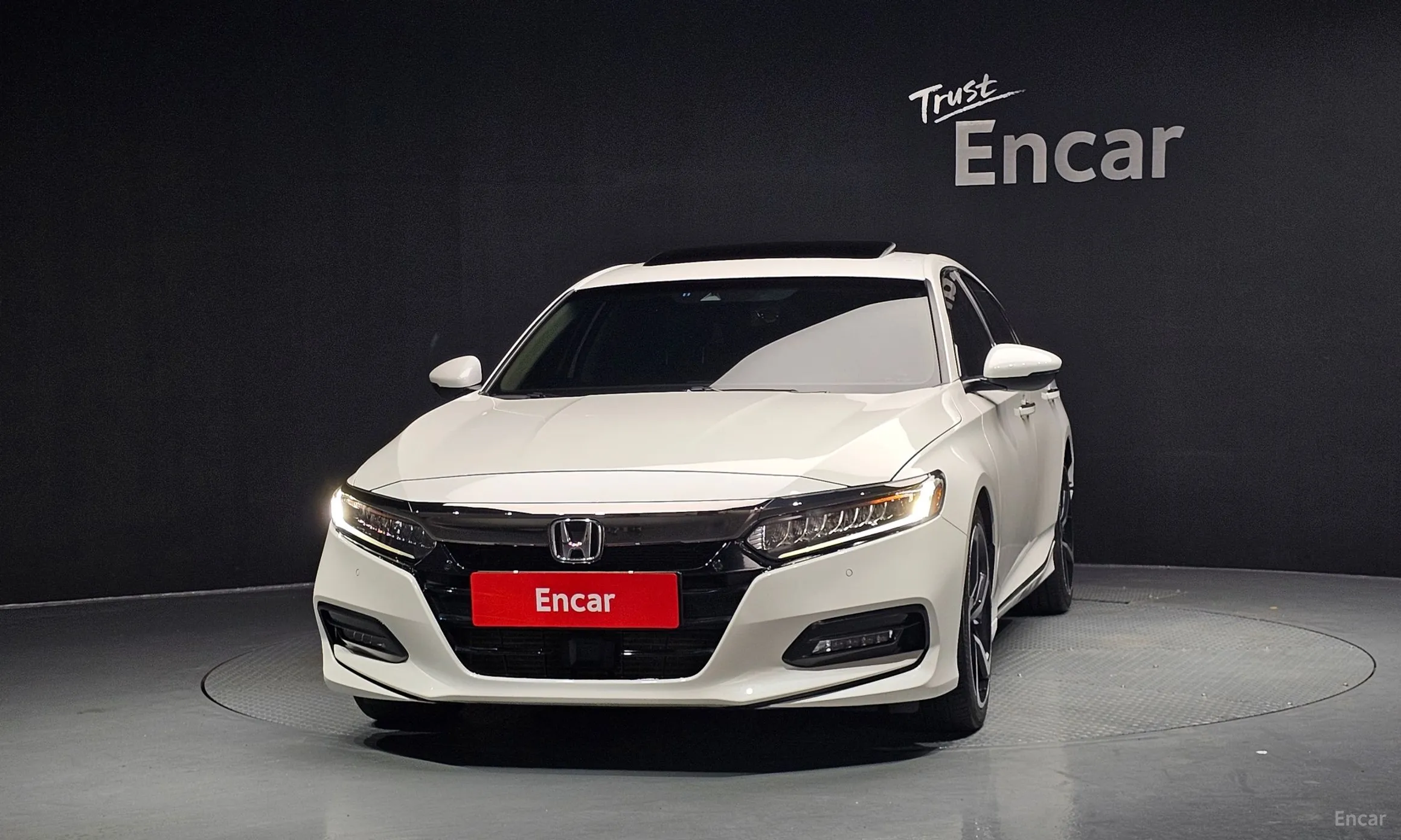 Honda Accord 10th Generation превью 3