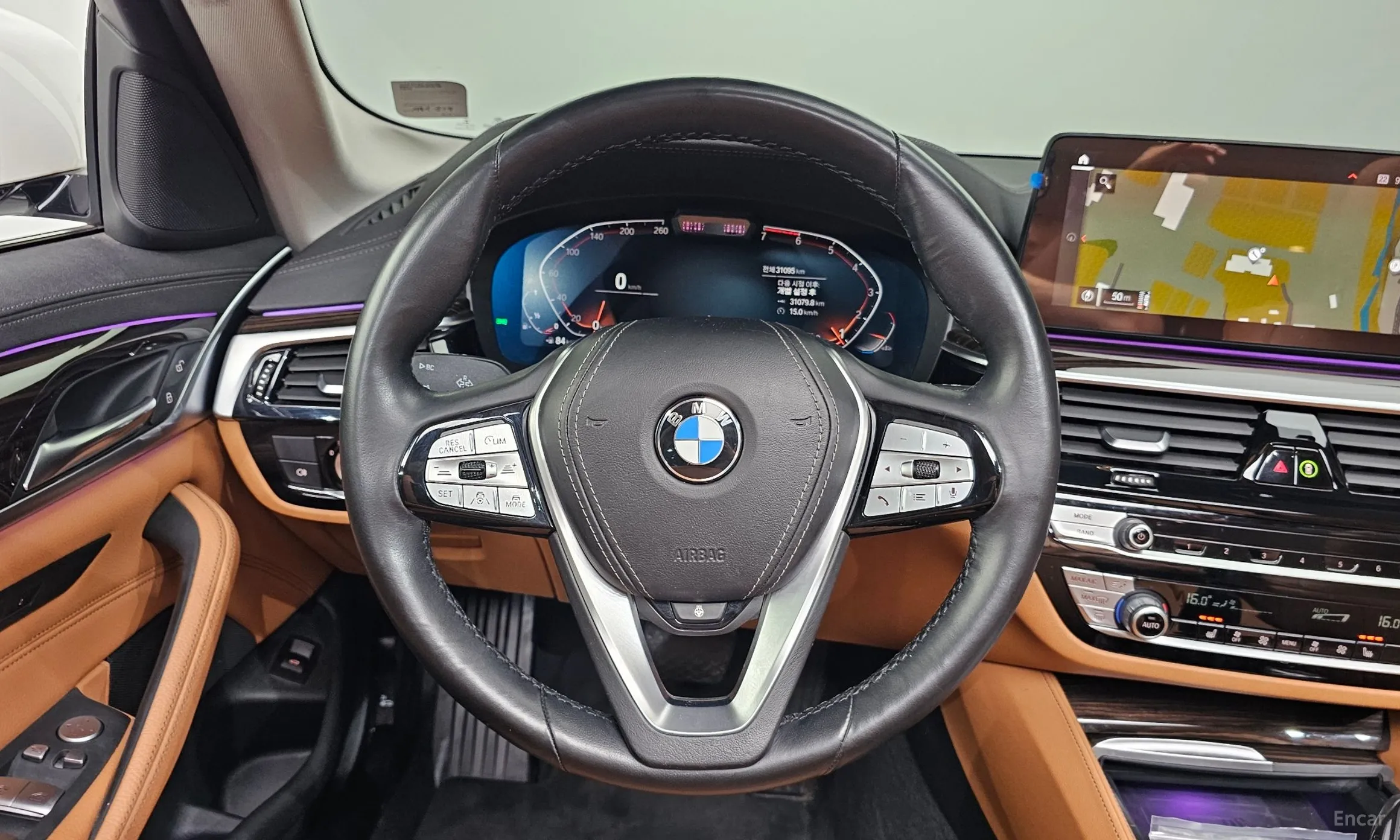 BMW 5 Series (G30) превью 13