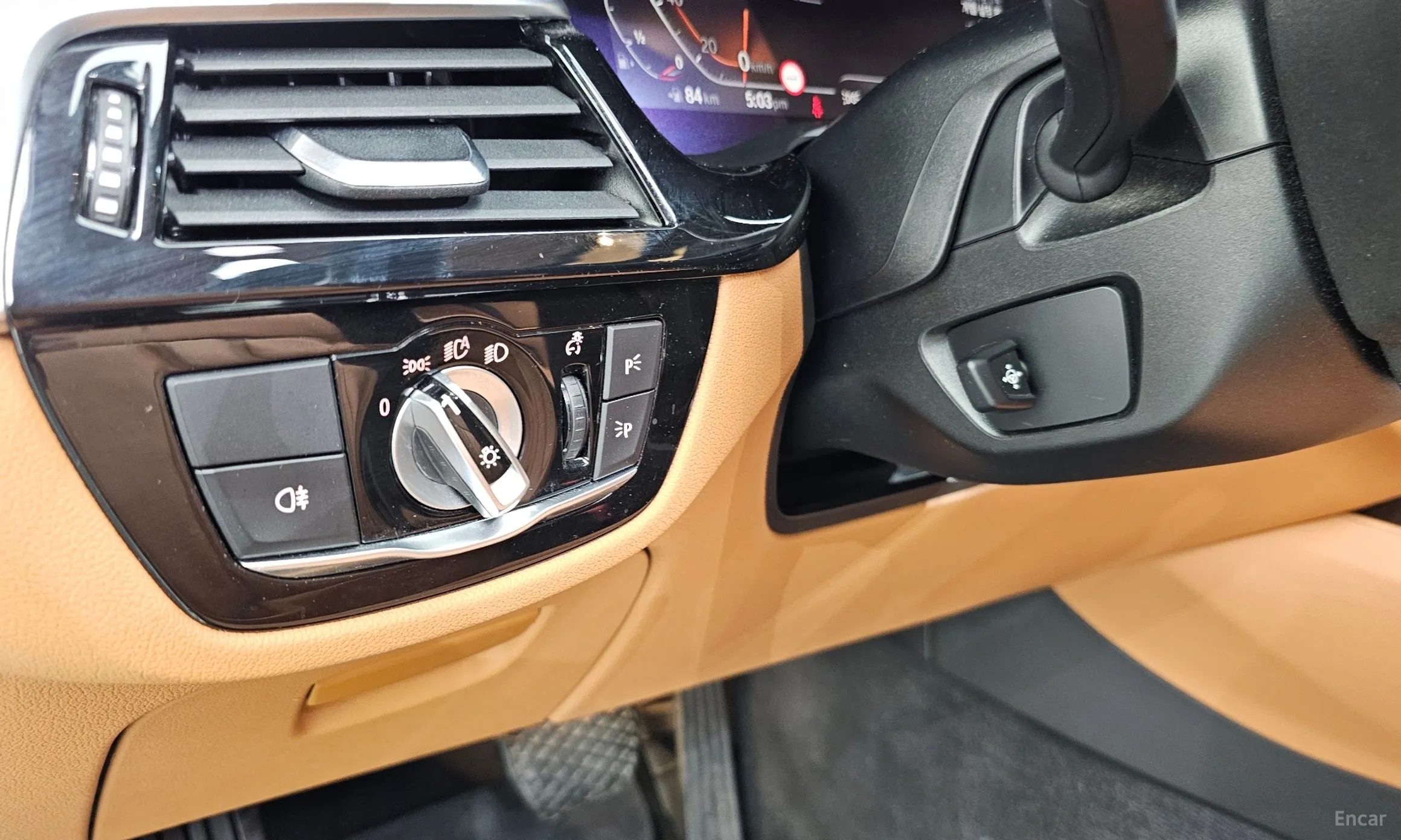 BMW 5 Series (G30) превью 20