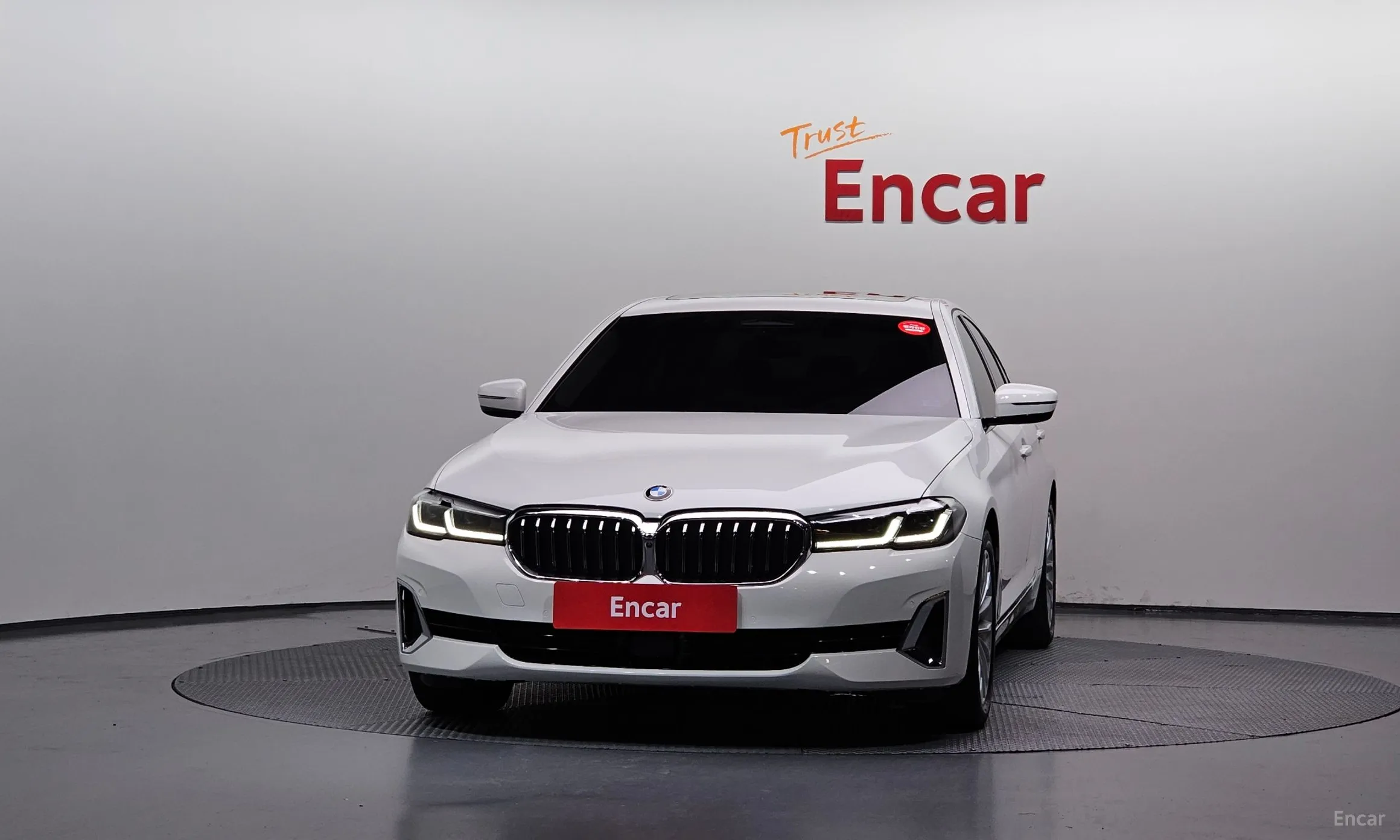 BMW 5 Series (G30) превью 3