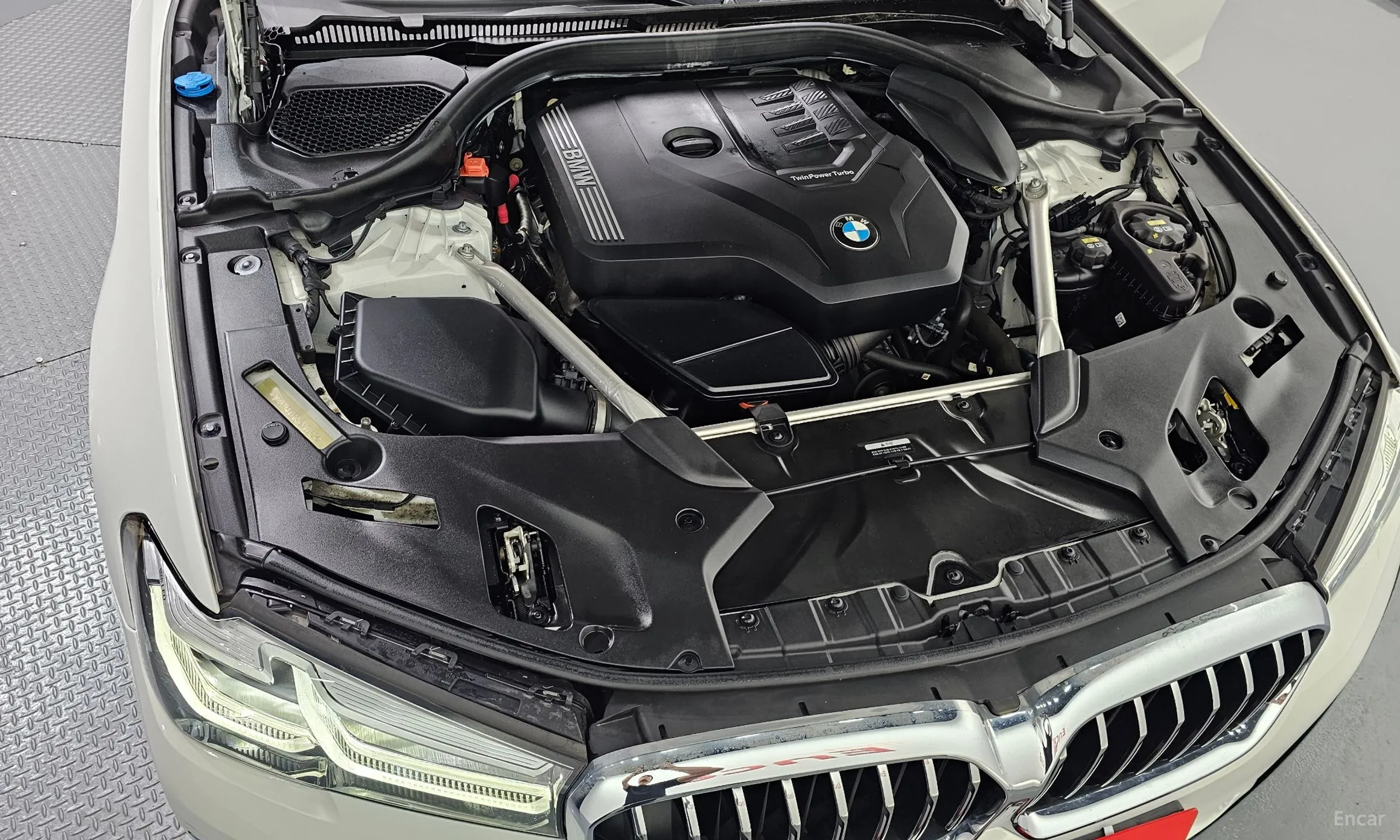 BMW 5 Series (G30) превью 6