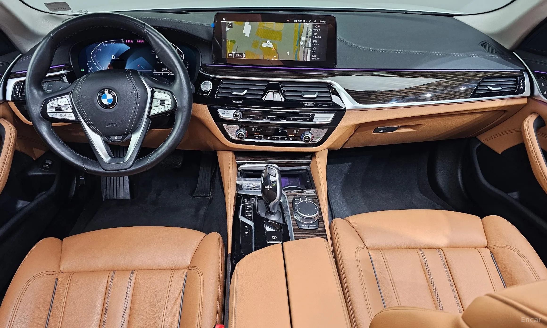 BMW 5 Series (G30) превью 7