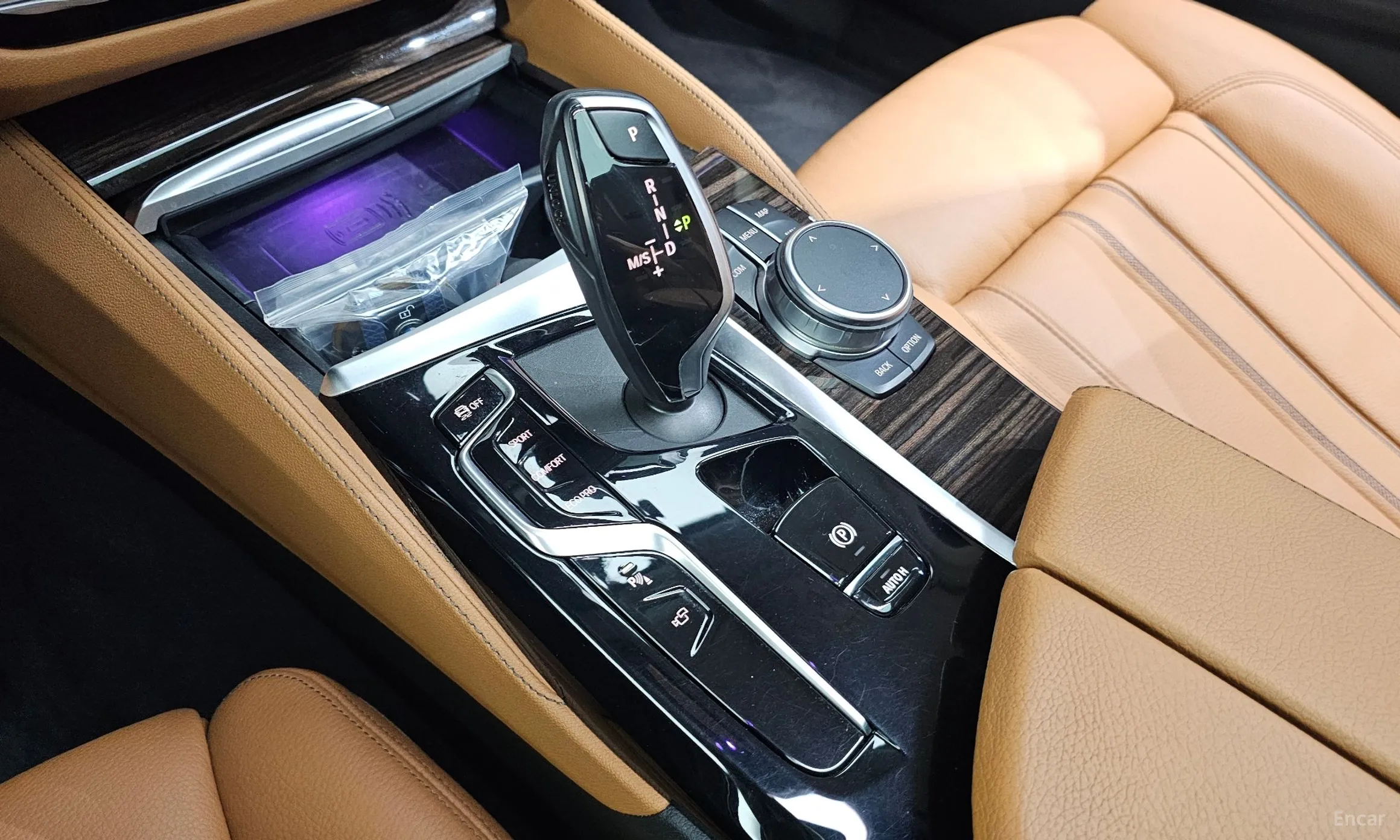 BMW 5 Series (G30) превью 9
