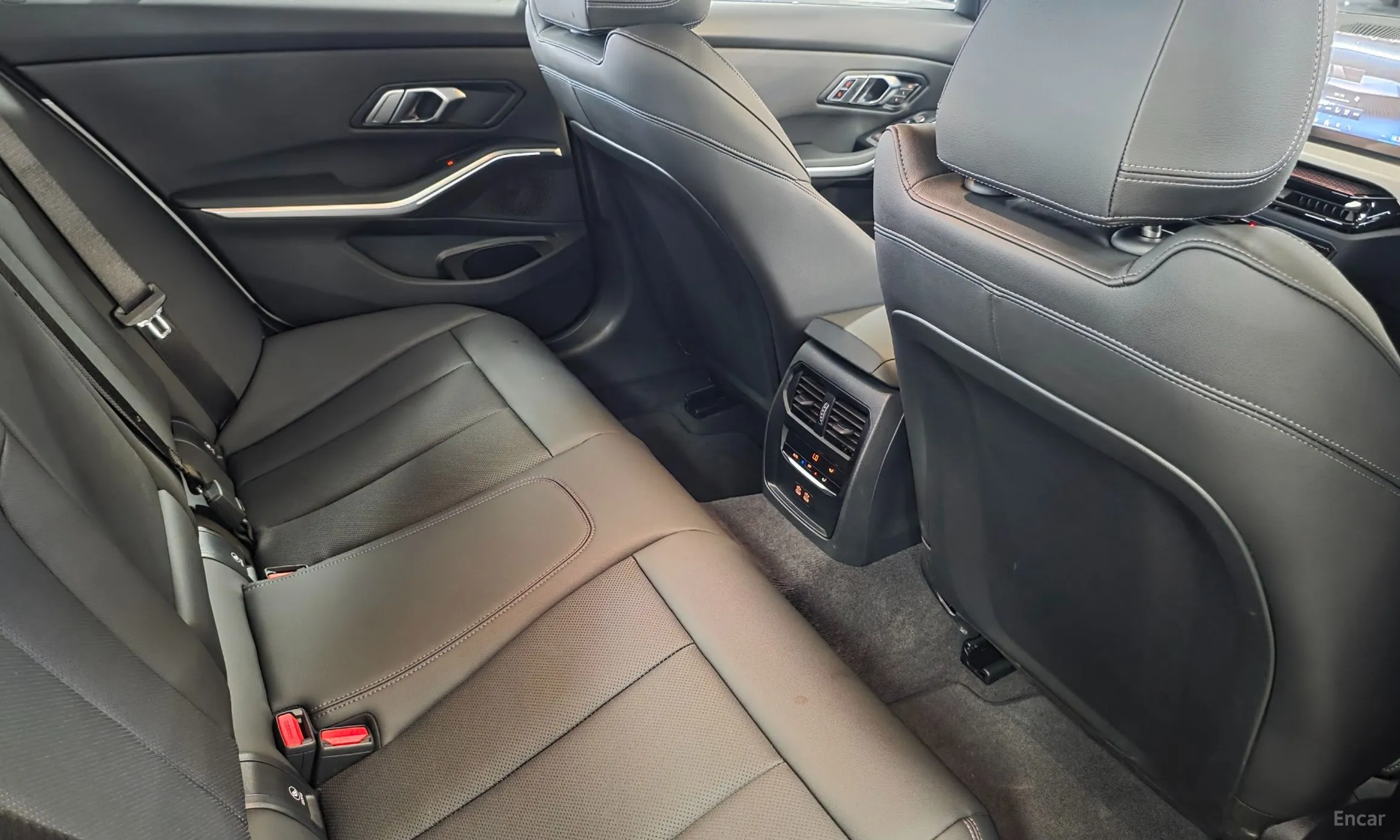 BMW 3 Series (G20) превью 10