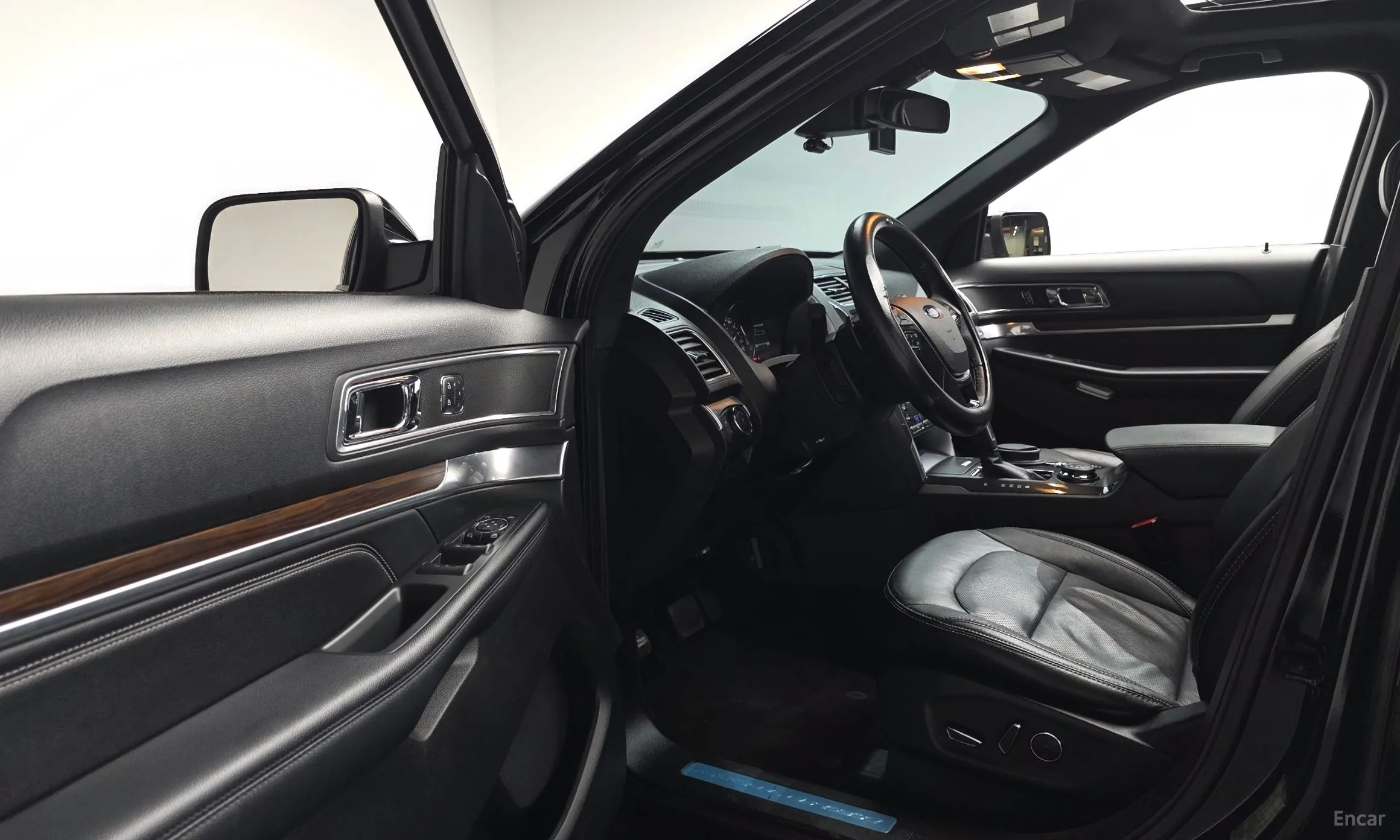 Ford Explorer превью 10
