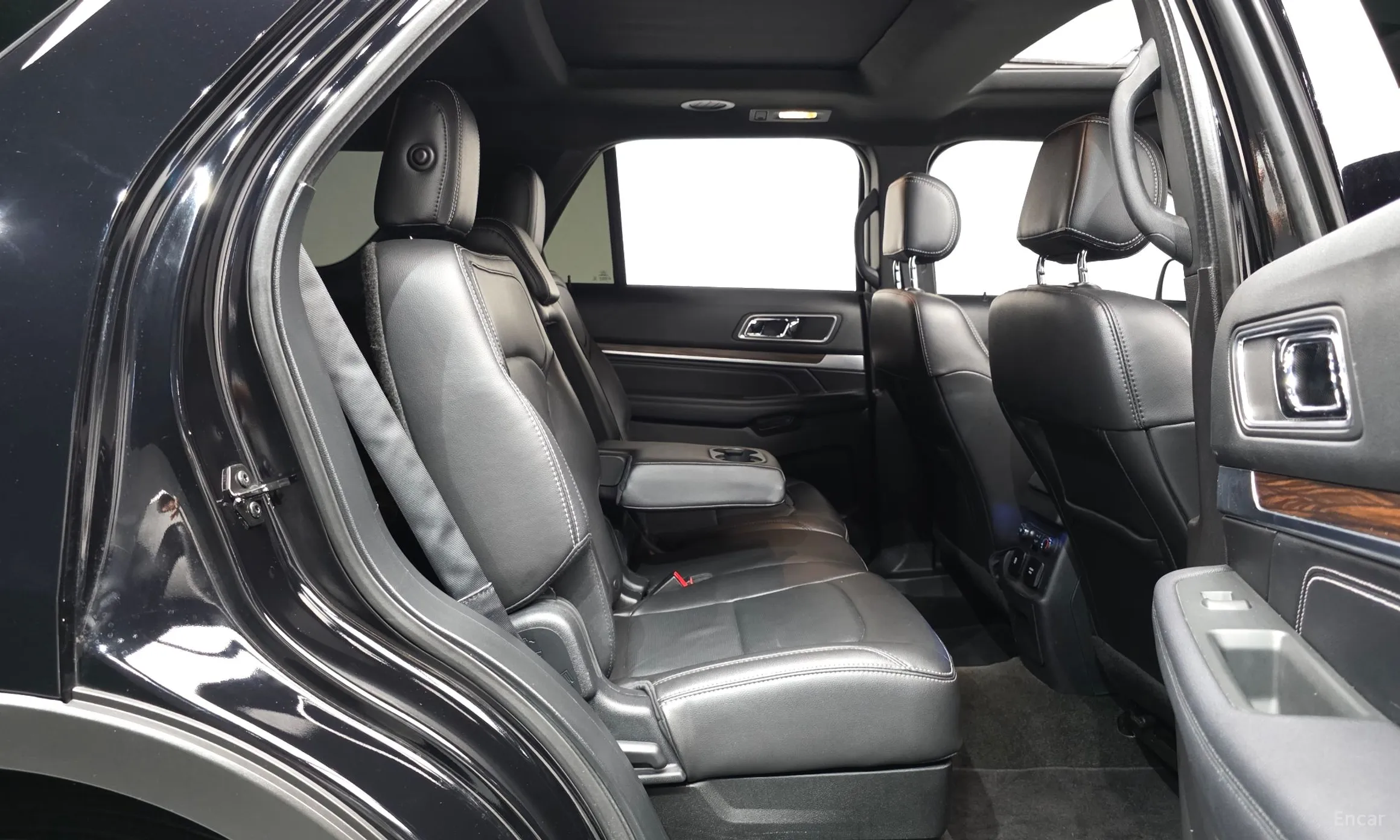 Ford Explorer превью 11