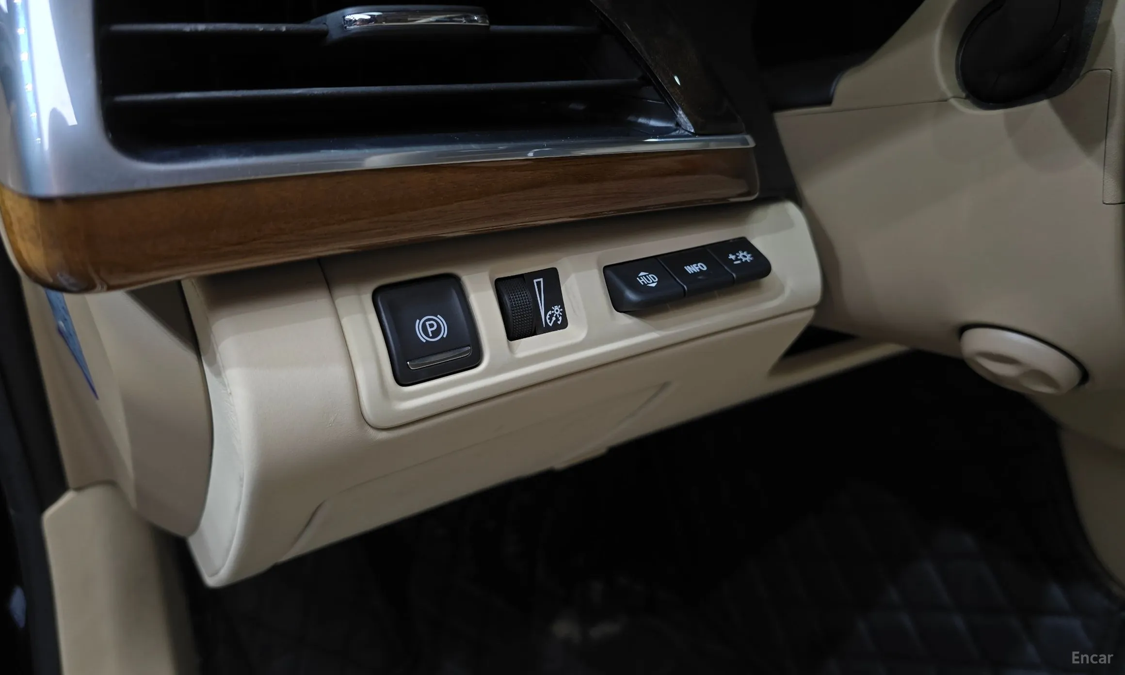 Cadillac CT6 превью 14