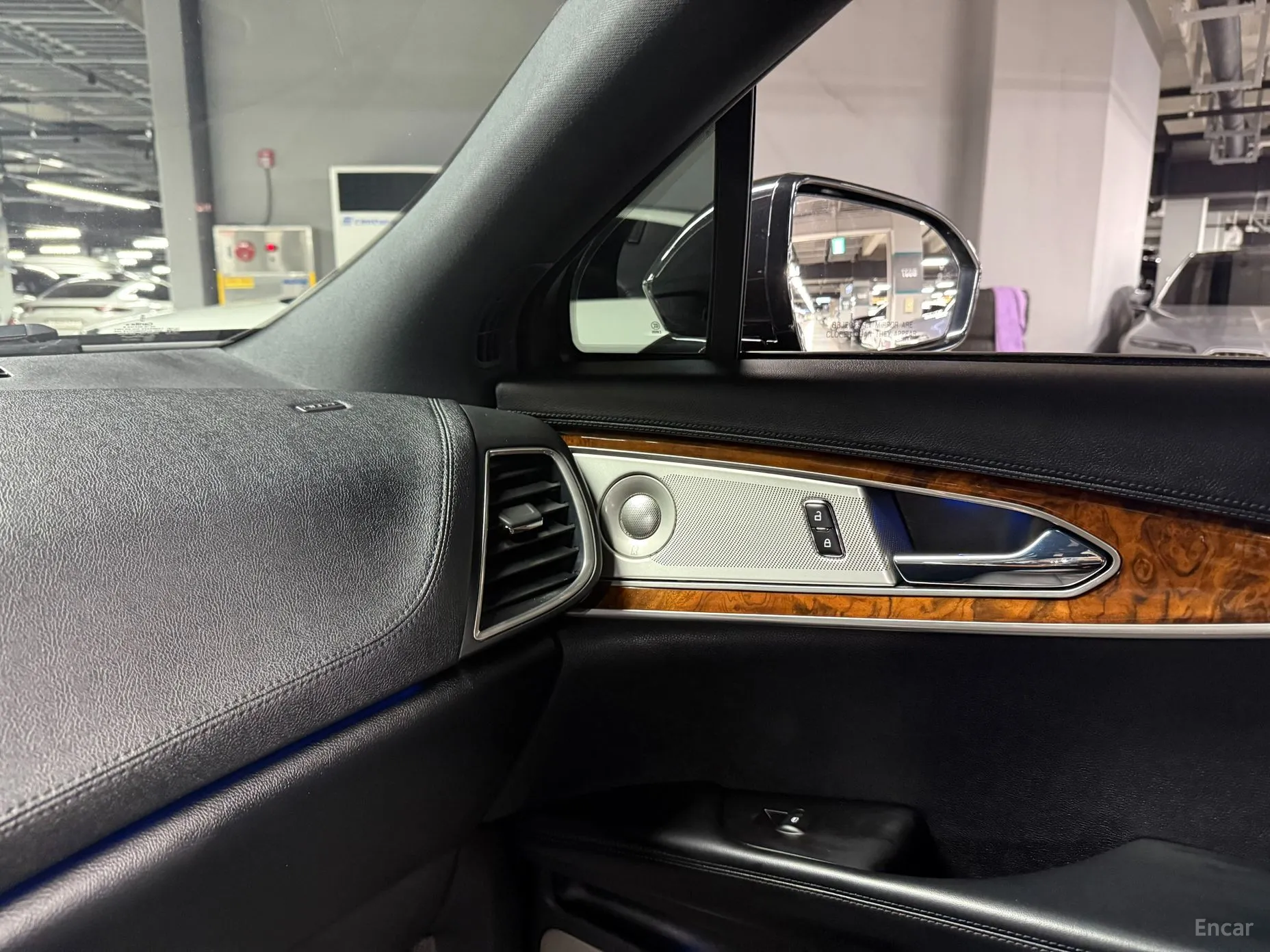 Lincoln MKX 2nd Generation превью 17