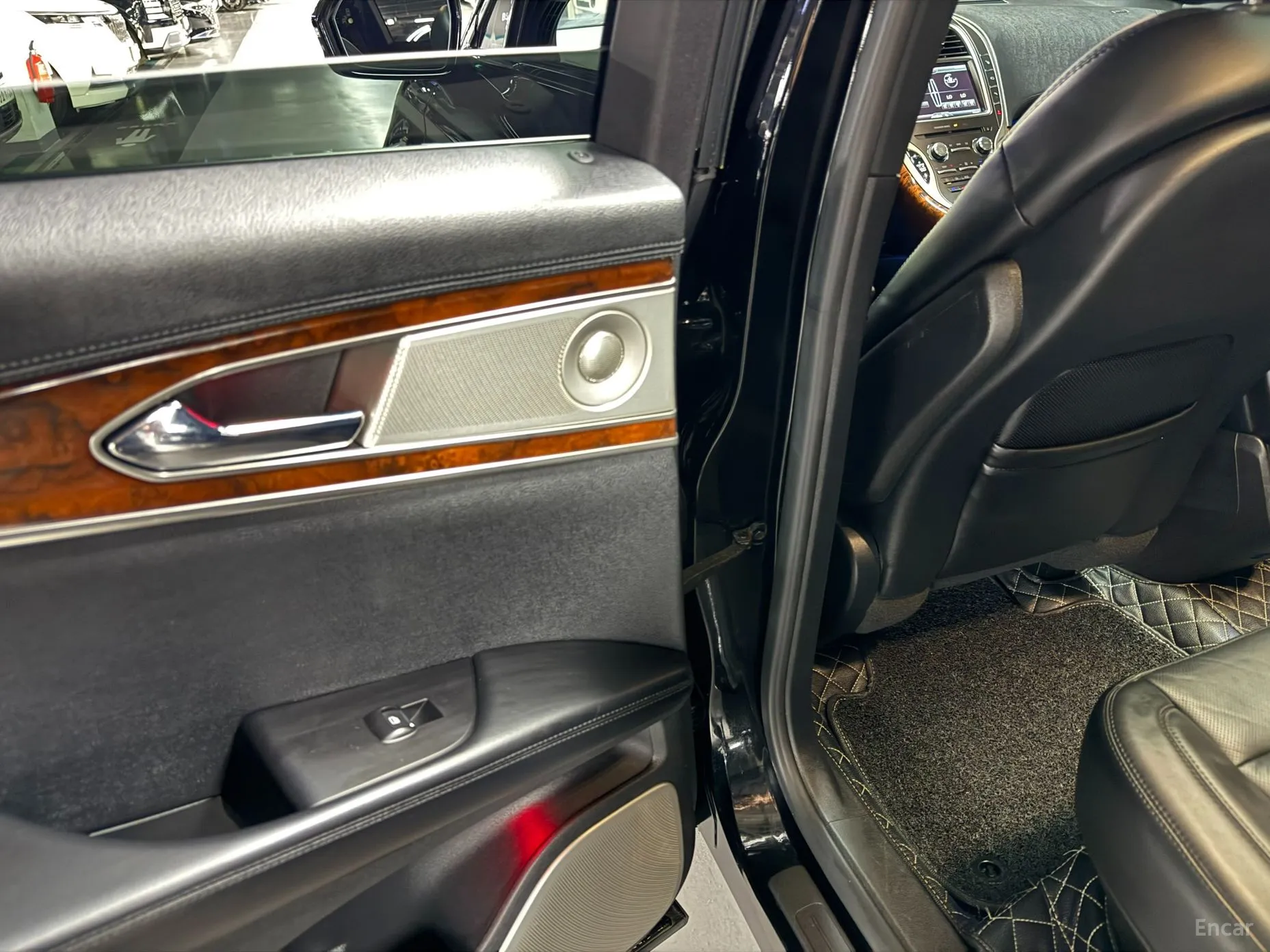 Lincoln MKX 2nd Generation превью 18
