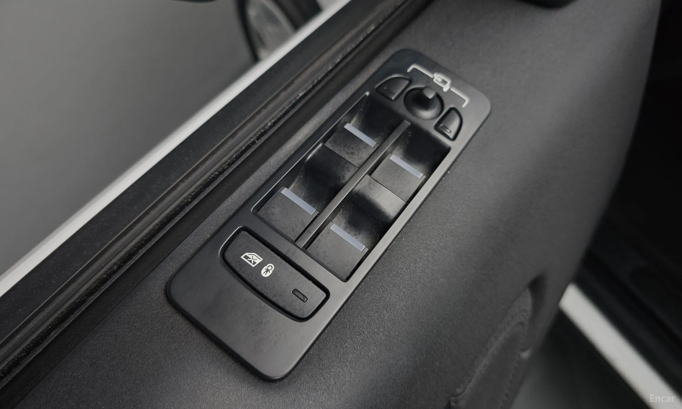 Land Rover Discovery Sports превью 19