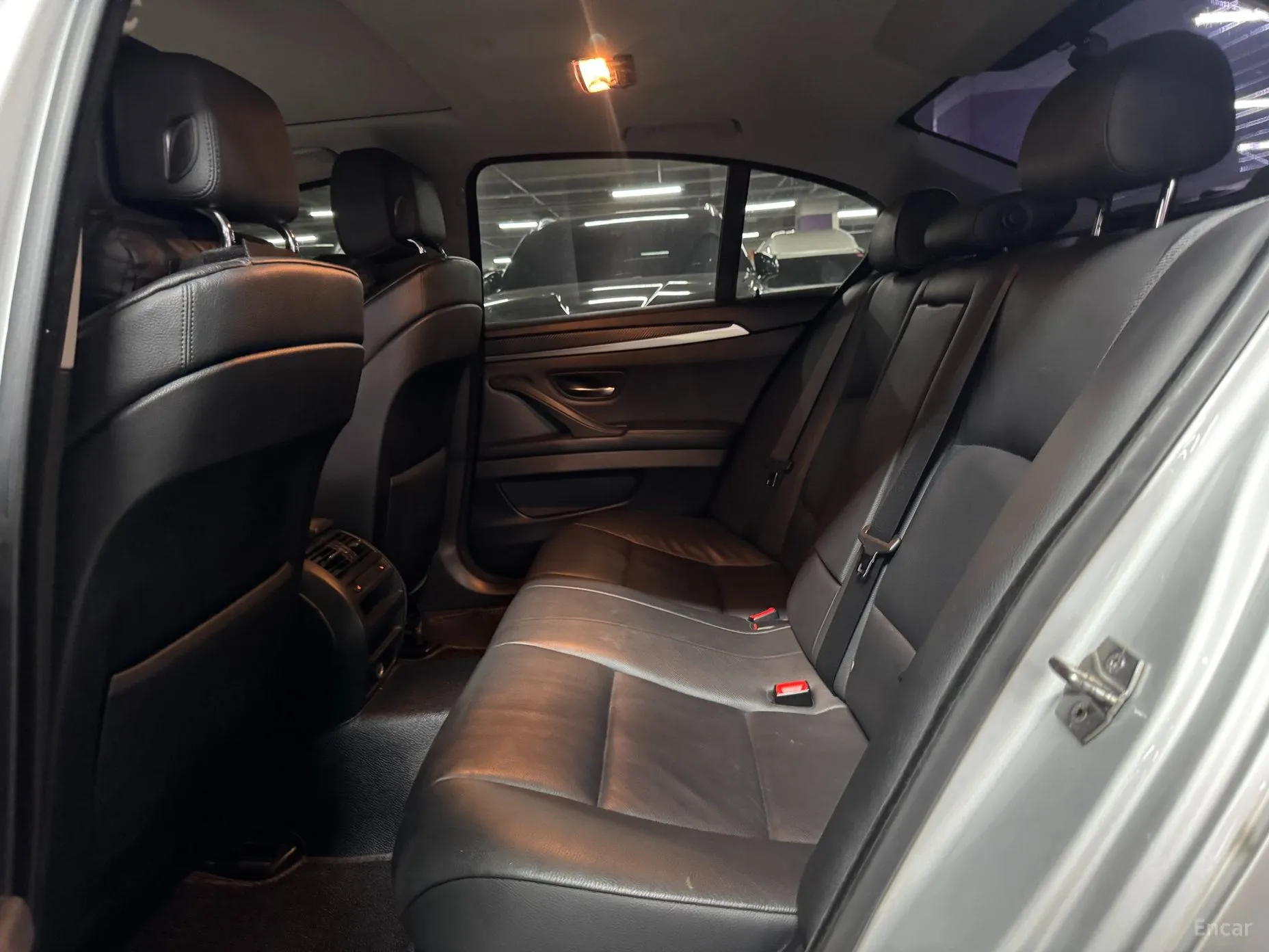 BMW 5 Series (F10) превью 6