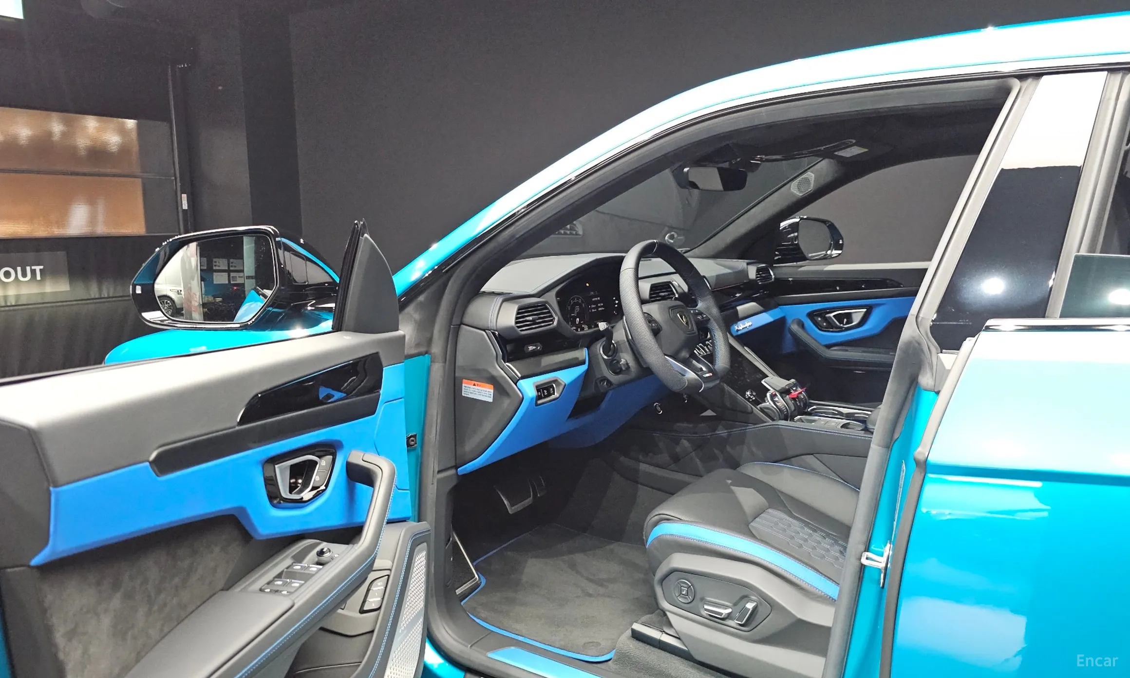 Lamborghini Urus превью 10