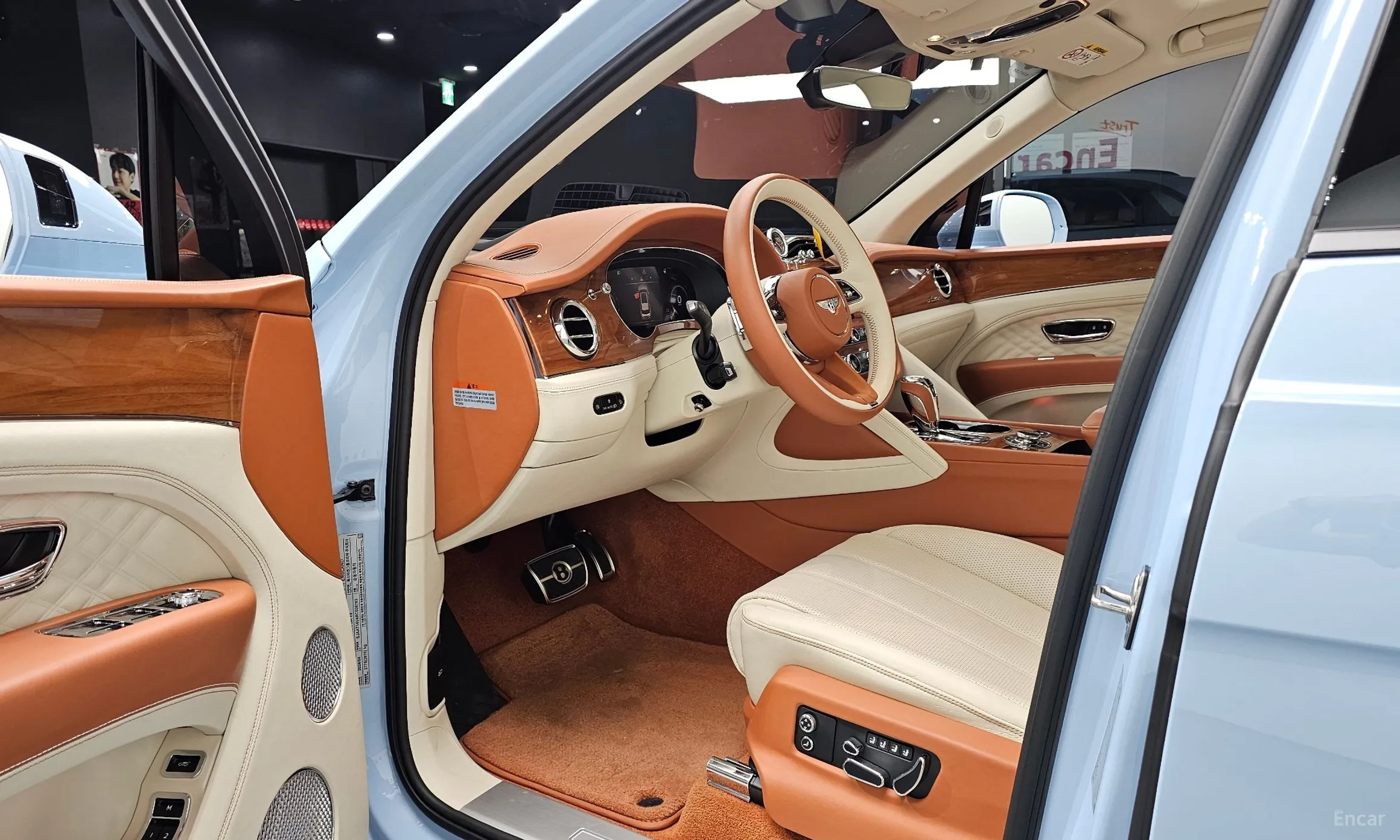 Bentley Bentayga превью 10
