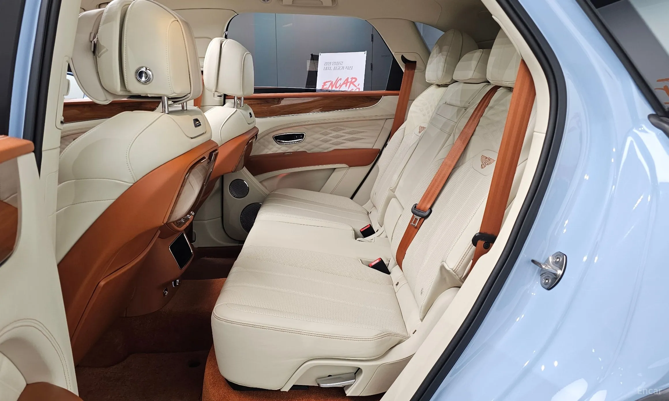 Bentley Bentayga превью 11