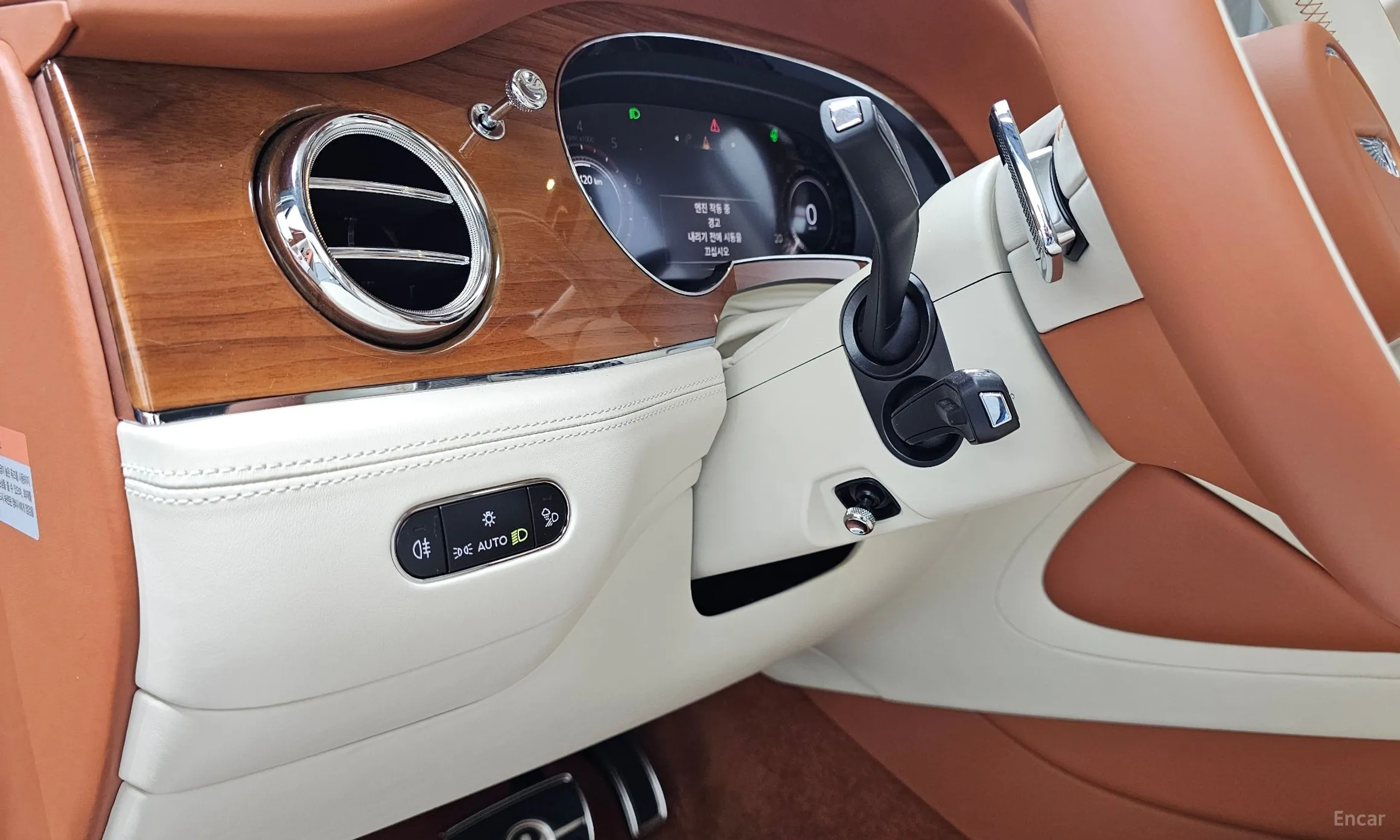 Bentley Bentayga превью 17