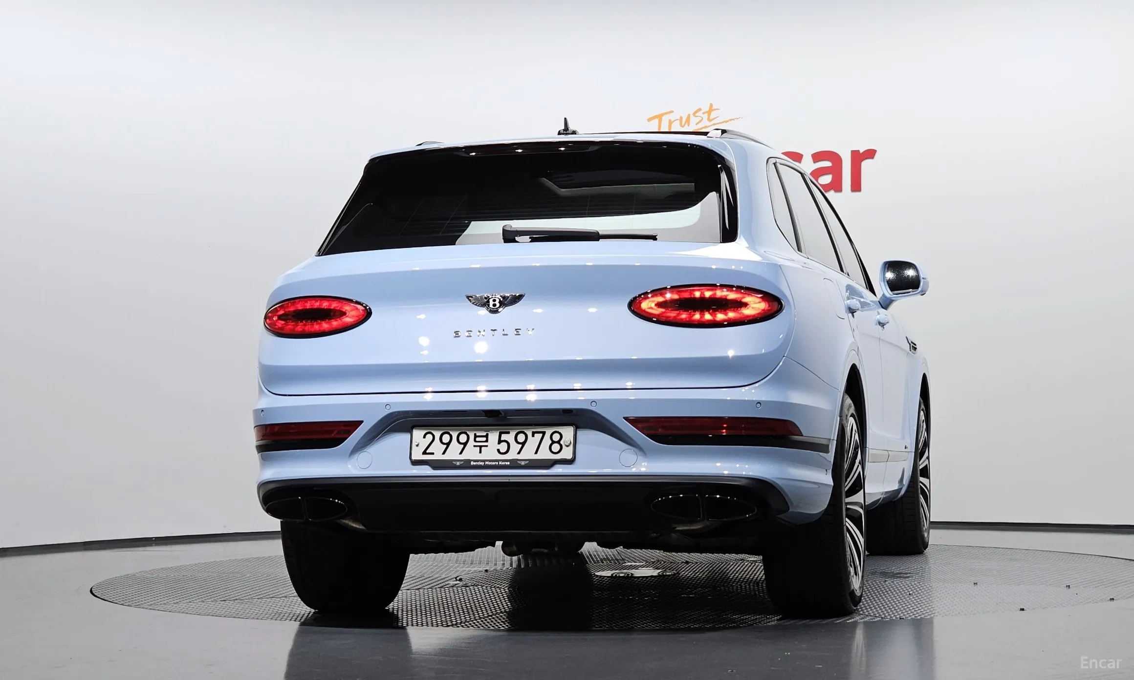 Bentley Bentayga превью 4