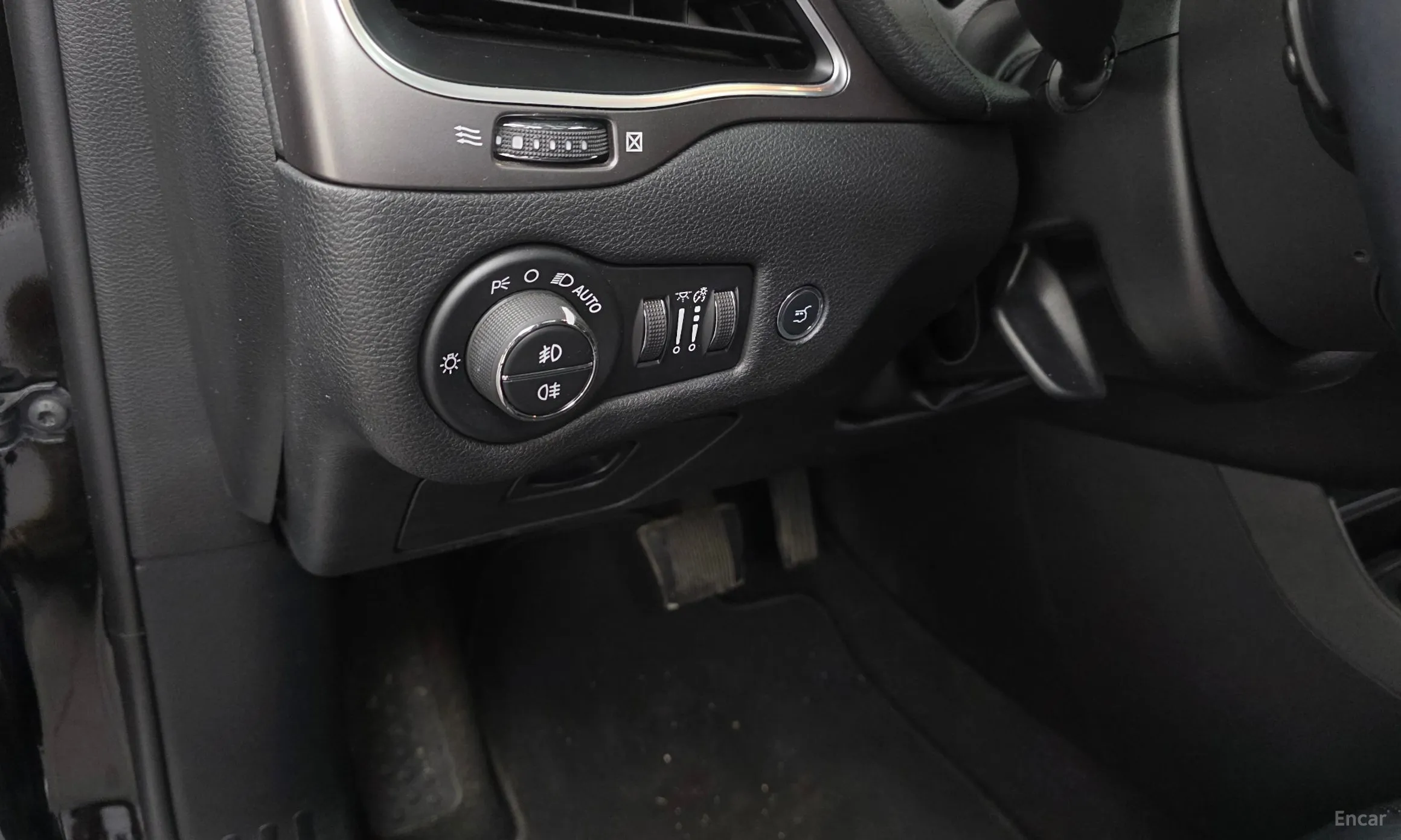 Jeep Cherokee (KL) превью 18