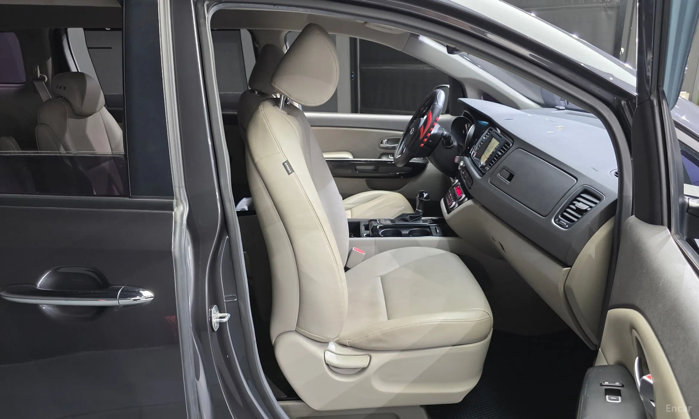 Kia Carnival превью 11