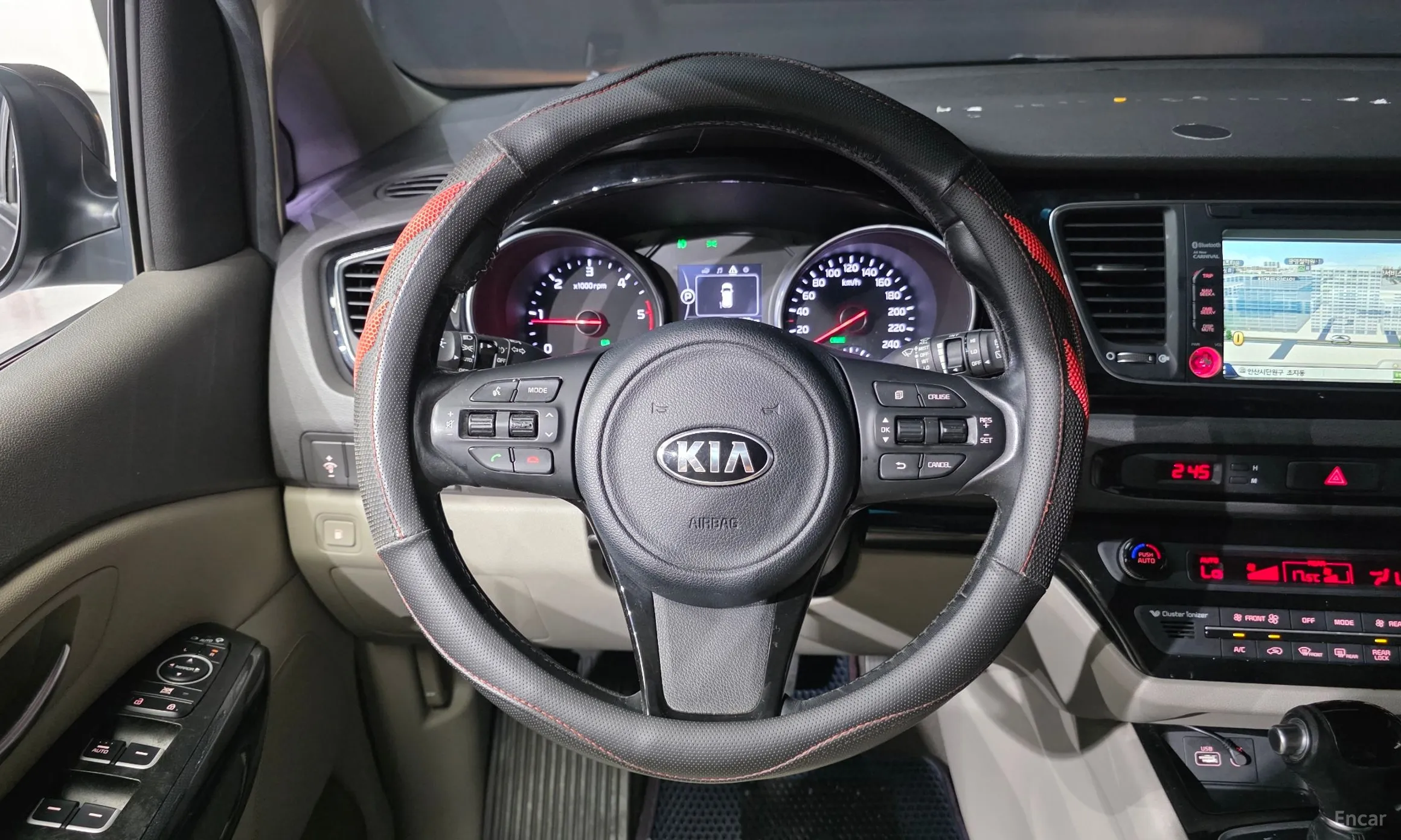 Kia Carnival превью 12